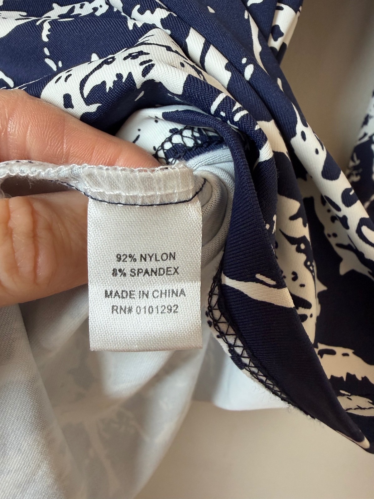 Lulu B Navy and White Palm Tree Print V-Neck Top, Size Medium