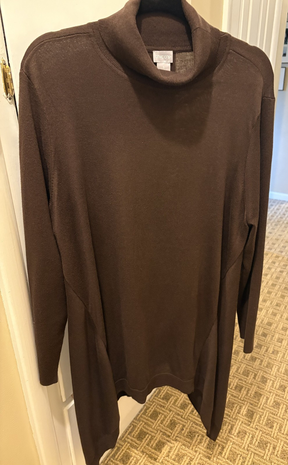 Chicos Long Turtleneck Size 3 Brown. Excellent Condition, Long Flowy Front