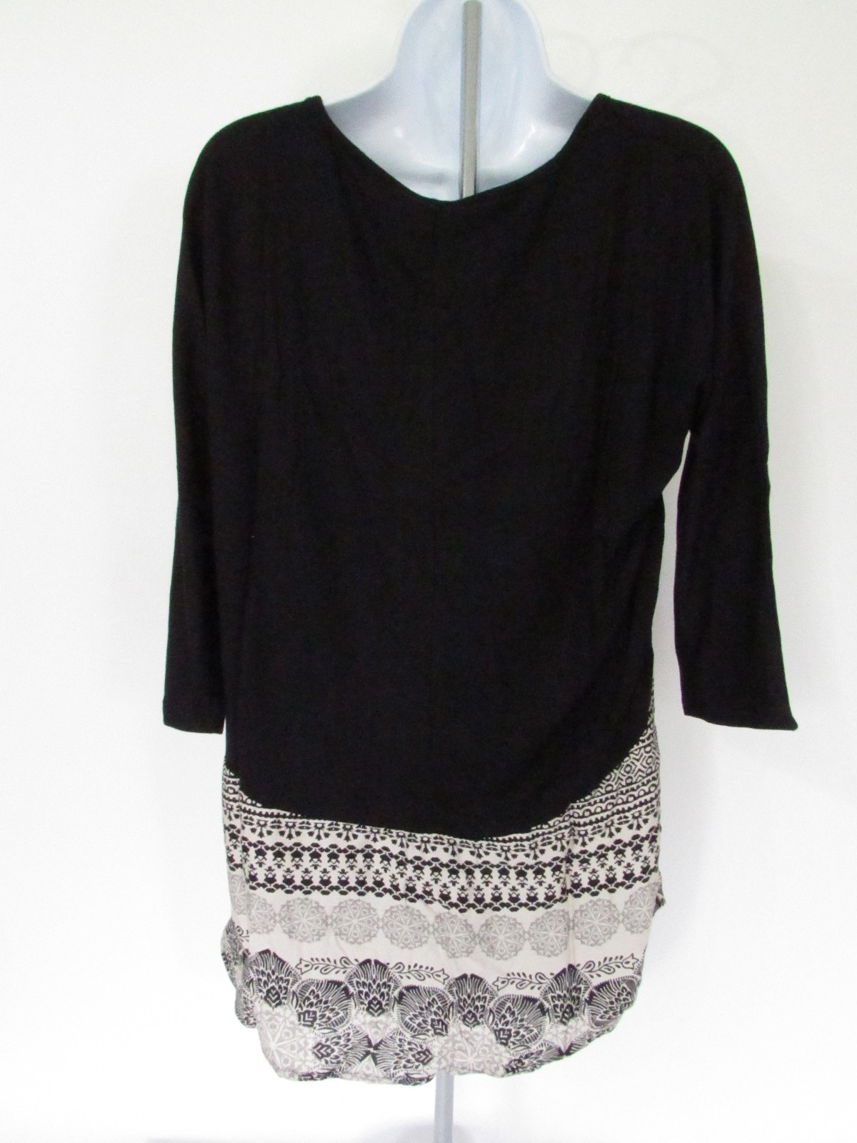 Apropos Womens size M Black/White Print 3/4 Sleeve Hi-Low Blouse Top NEW