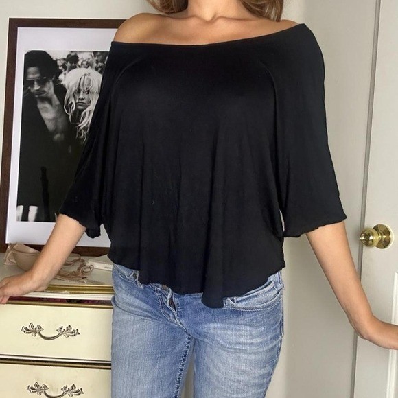 00s slouchy off the shoulder 3/4 sleeve top with open back