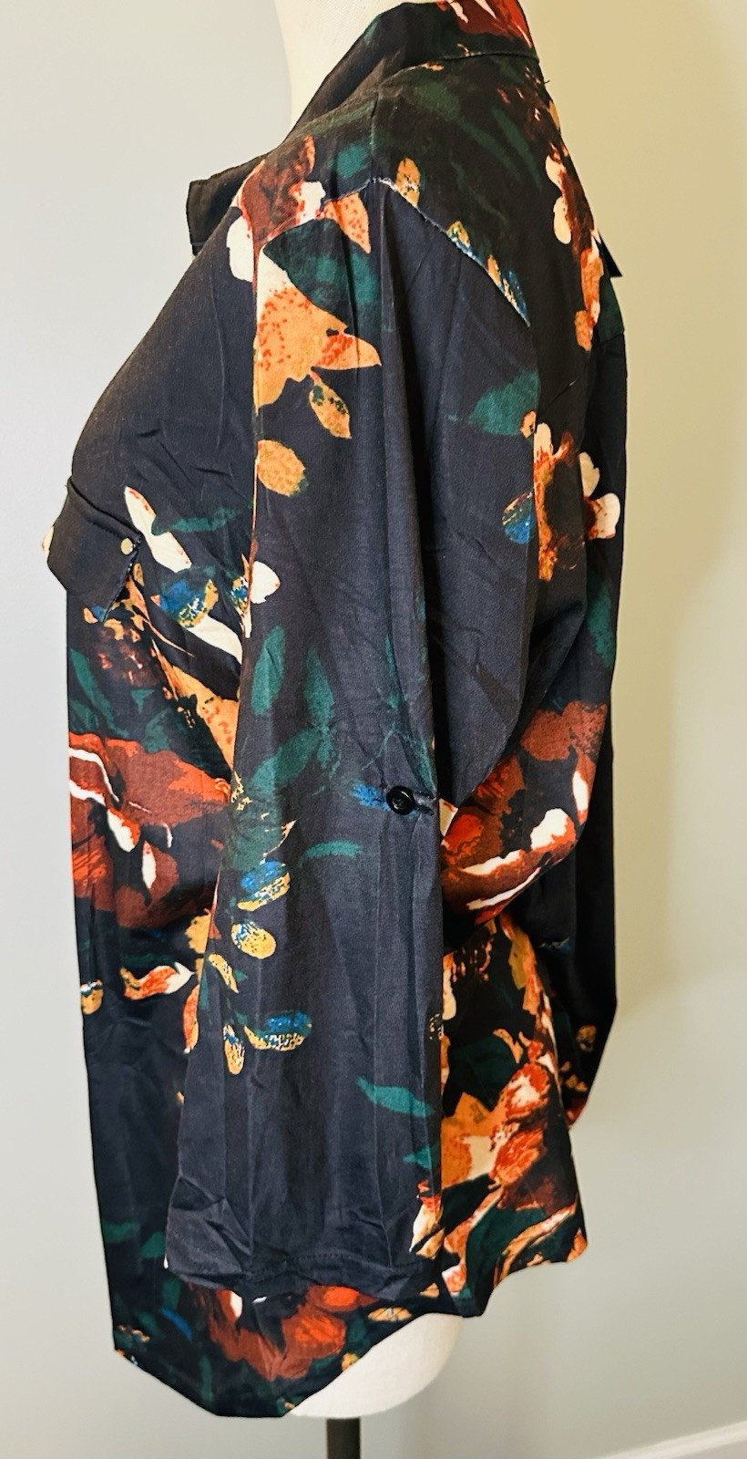 Nine Daily Women’s Top – Black With Orange Floral – 3/4 Sleeve – Zip Accent -NWT