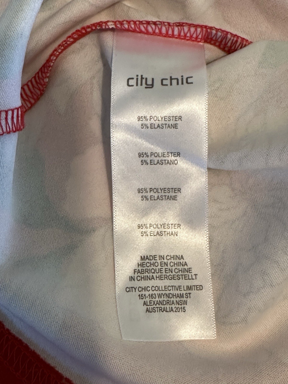 City Chic Floral Blouse Womens 20 Red W/ Flowers Flutter Sleeves V-Neck NWT