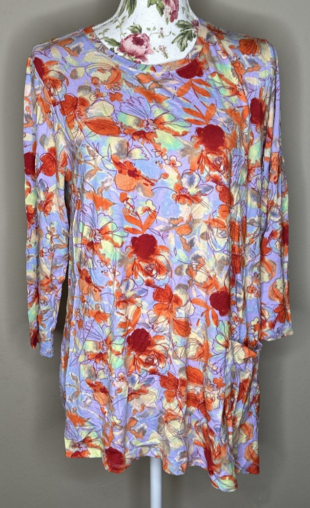 LOGO Lori Goldstein Top Womens Sz M Rayon 230 Floral Print Asymmetric Hem Pocket
