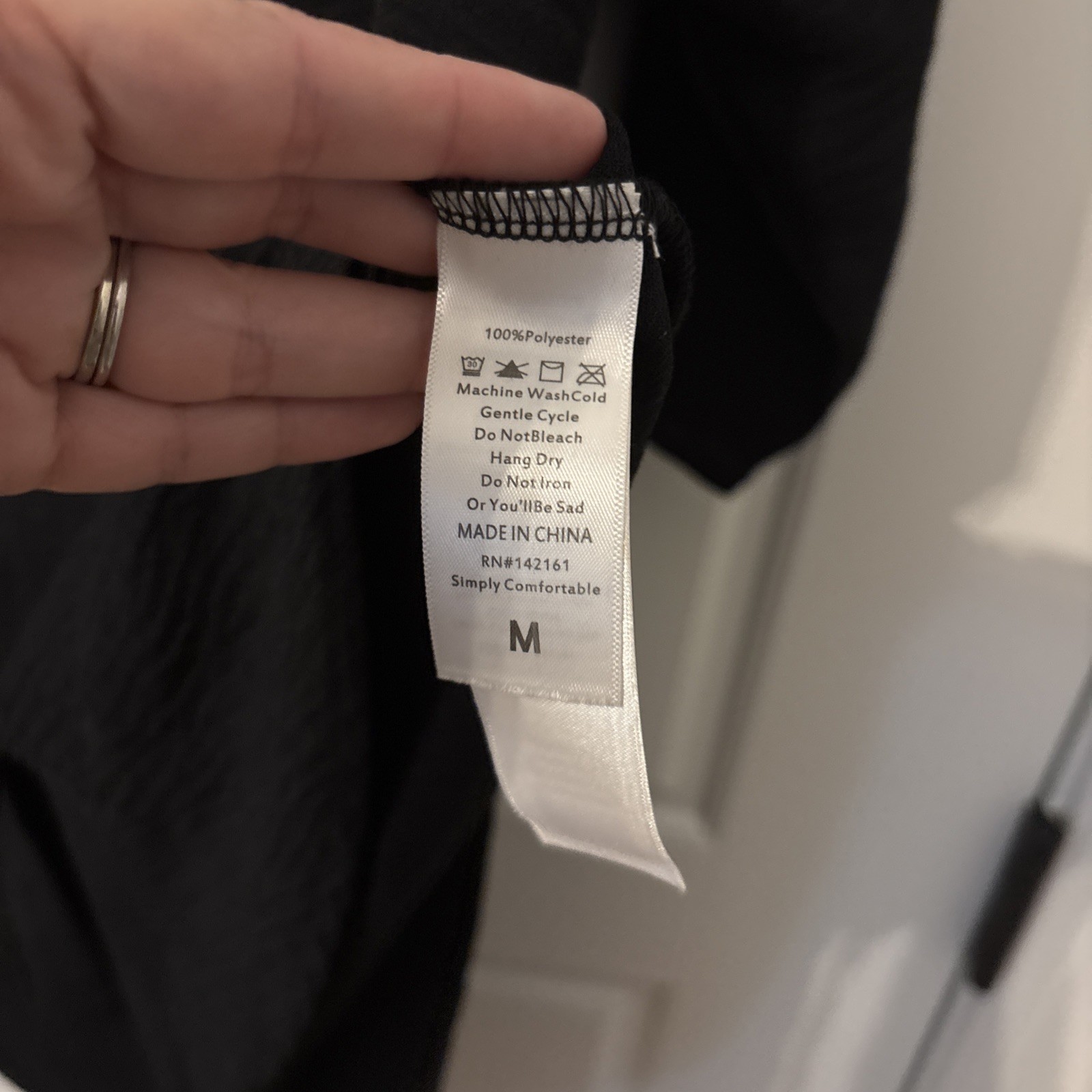 Lularoe Goldie Button Up Tunic Retail $48 – Medium – Item 3073