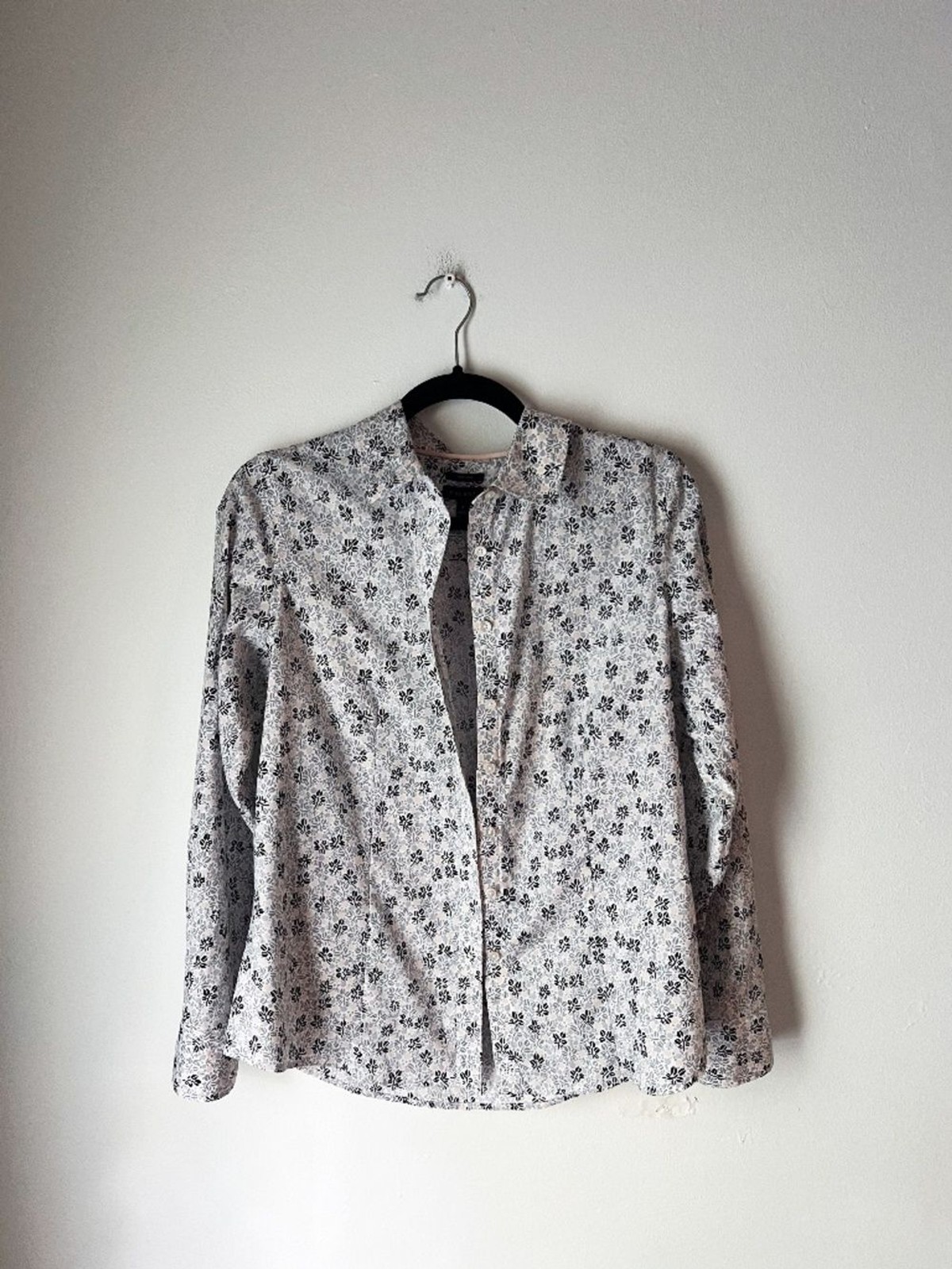 Talbots Non-Iron Floral Print Button Front Shirt Women’s 6 Cotton Stretch Career