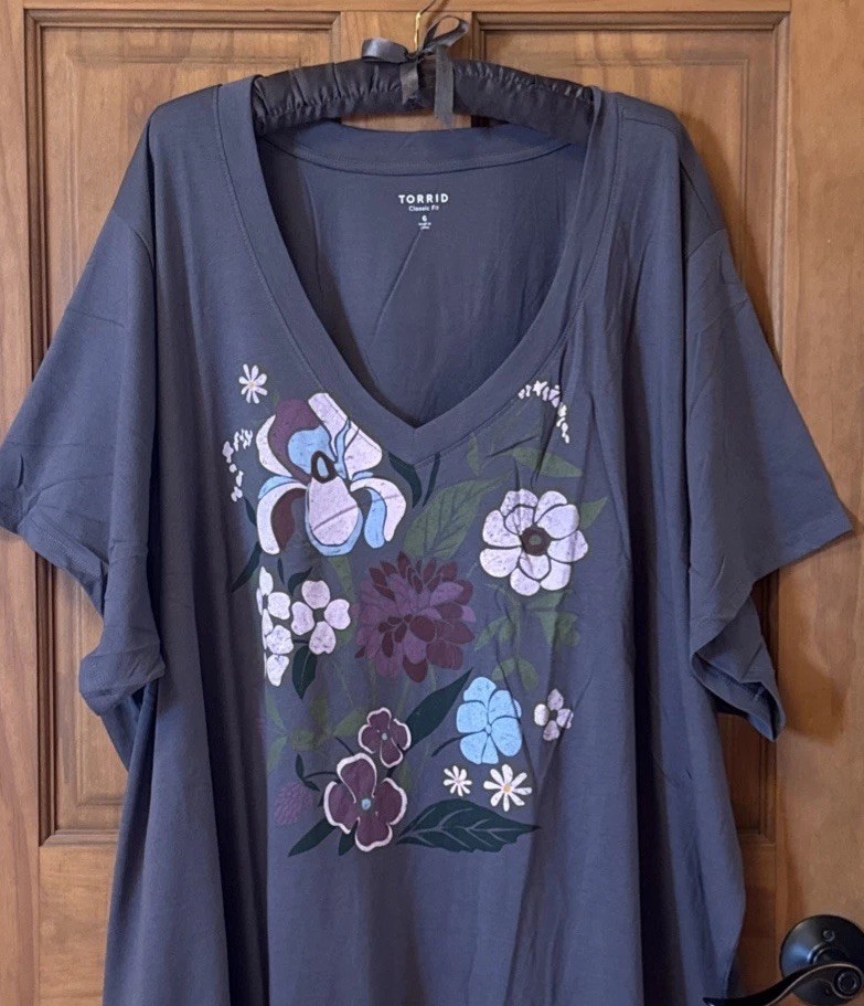TORRID TEE SHIRT SHORT SLEEVE T SHIRT TOP BLOUSE 6 6X 6XL 30 NEW