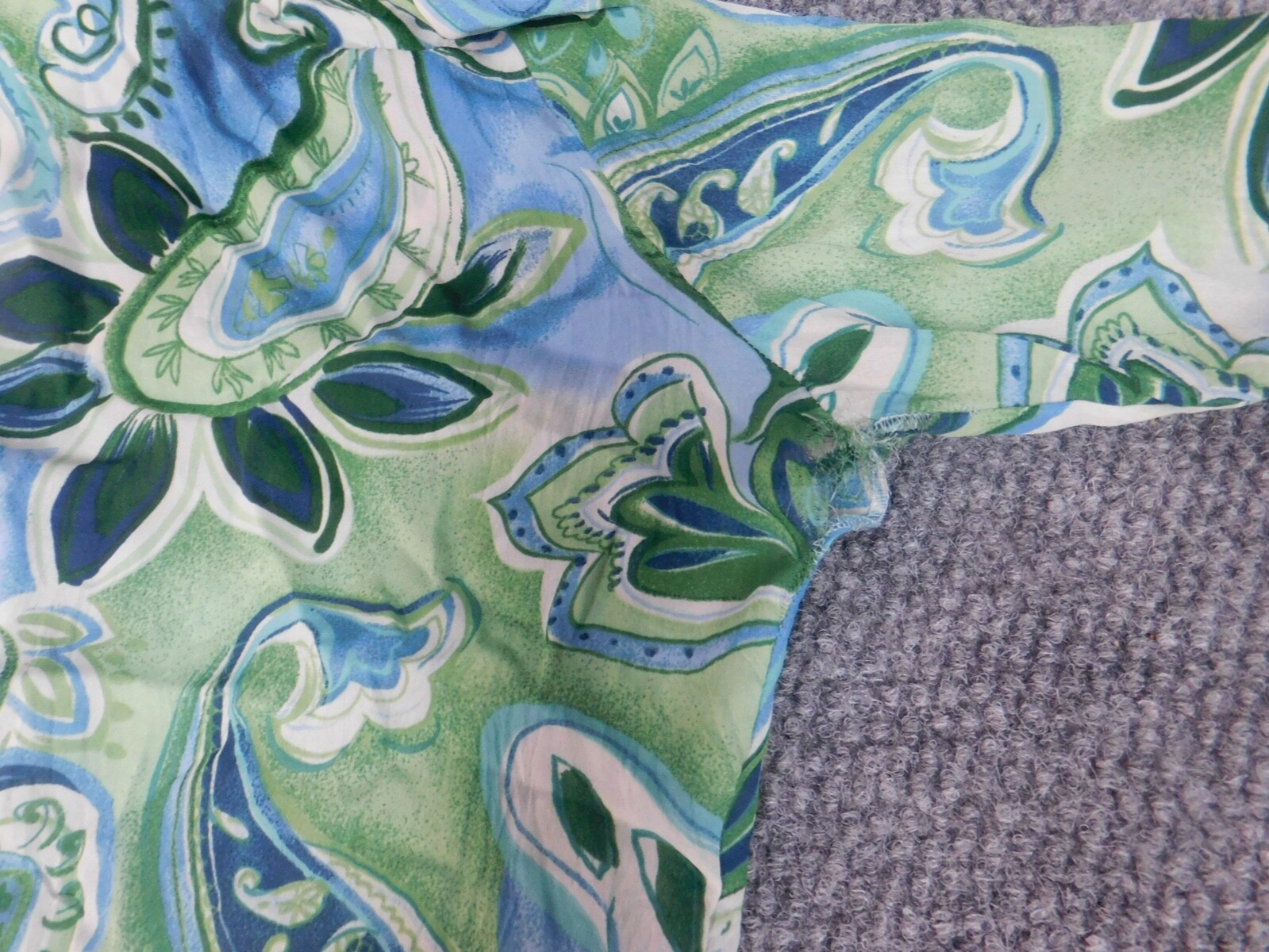 Allison taylor Womens Top Large green floral pullover