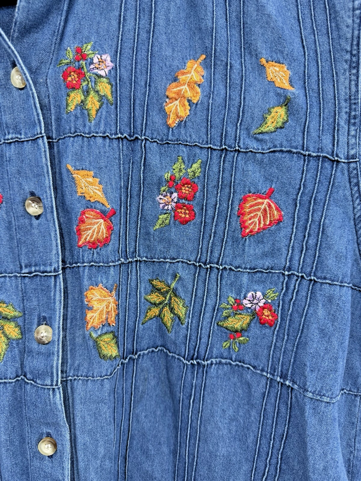 Vintage 90s Womens Embroidered Denim Button Up Medium Fall Autumn Leaves Harvest