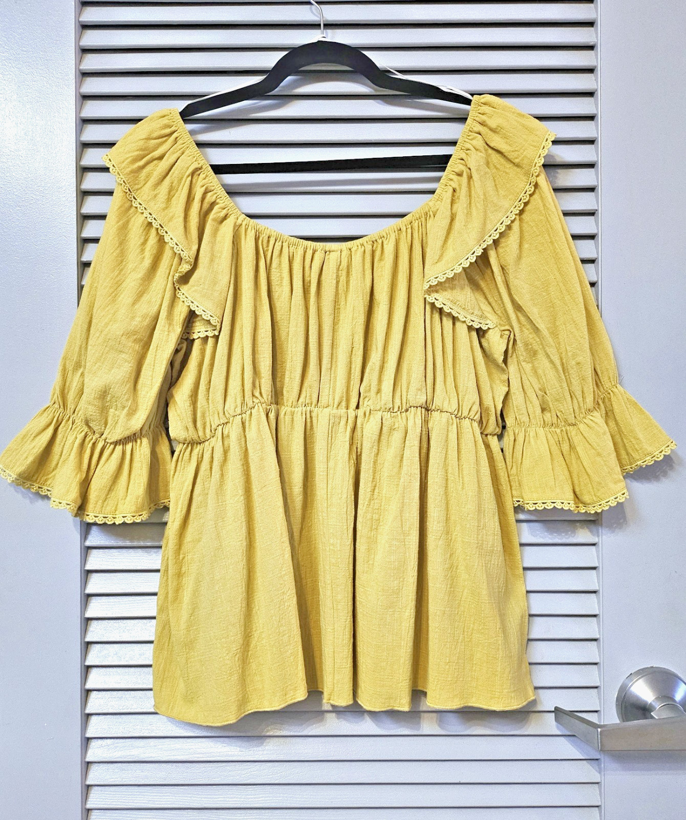 3/4 yellow ruffle lace trim top L urban outfit