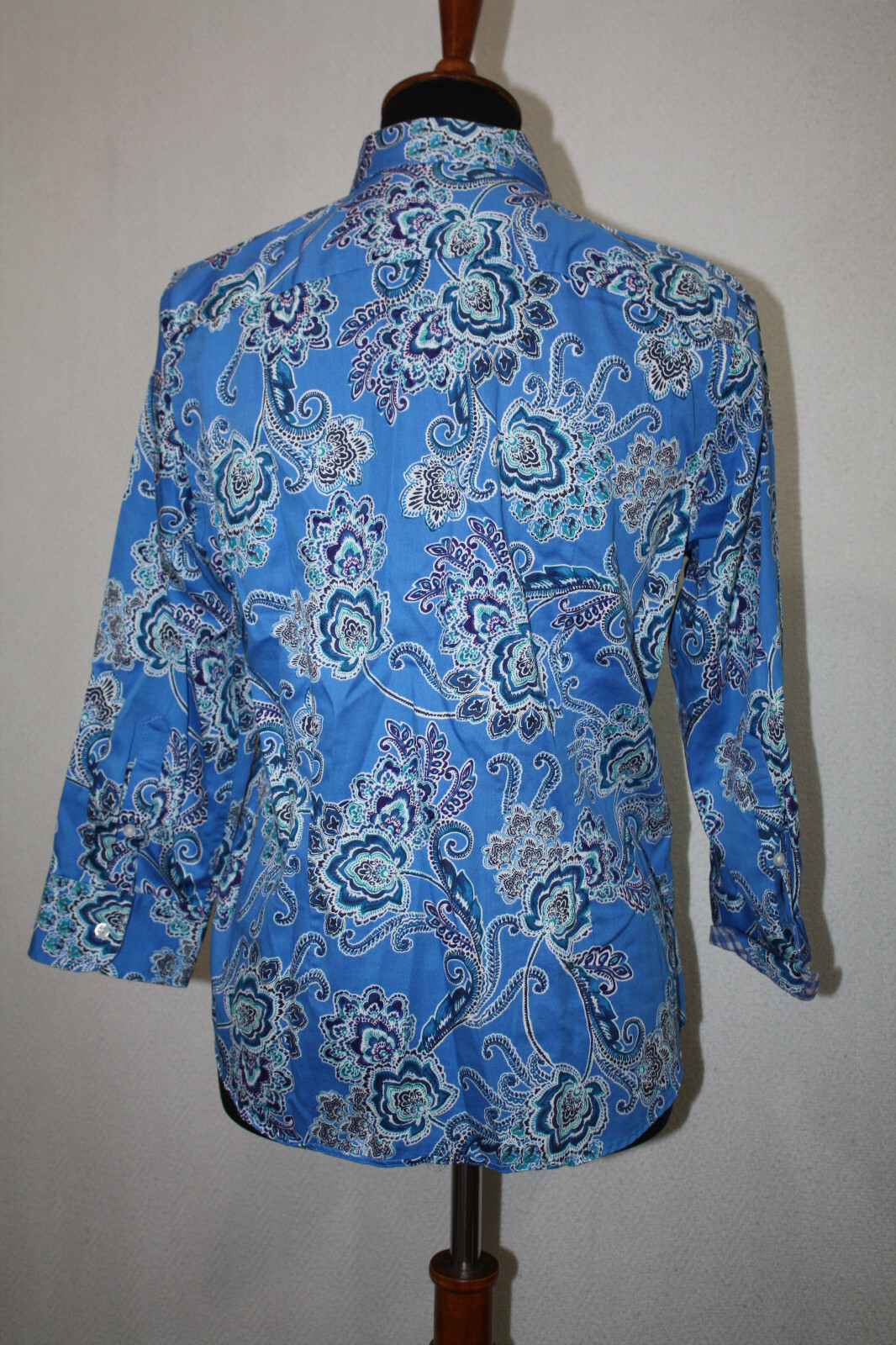 CHAPS Shirt Sz M Blue Floral Paisley No Iron 100% Cotton Flip Cuff Long Sleeve