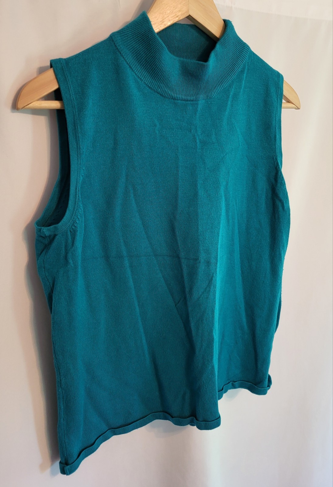 Vintage 90s Women’s Lagoon Blue/Teal Turtleneck Tank Top Knit M READ