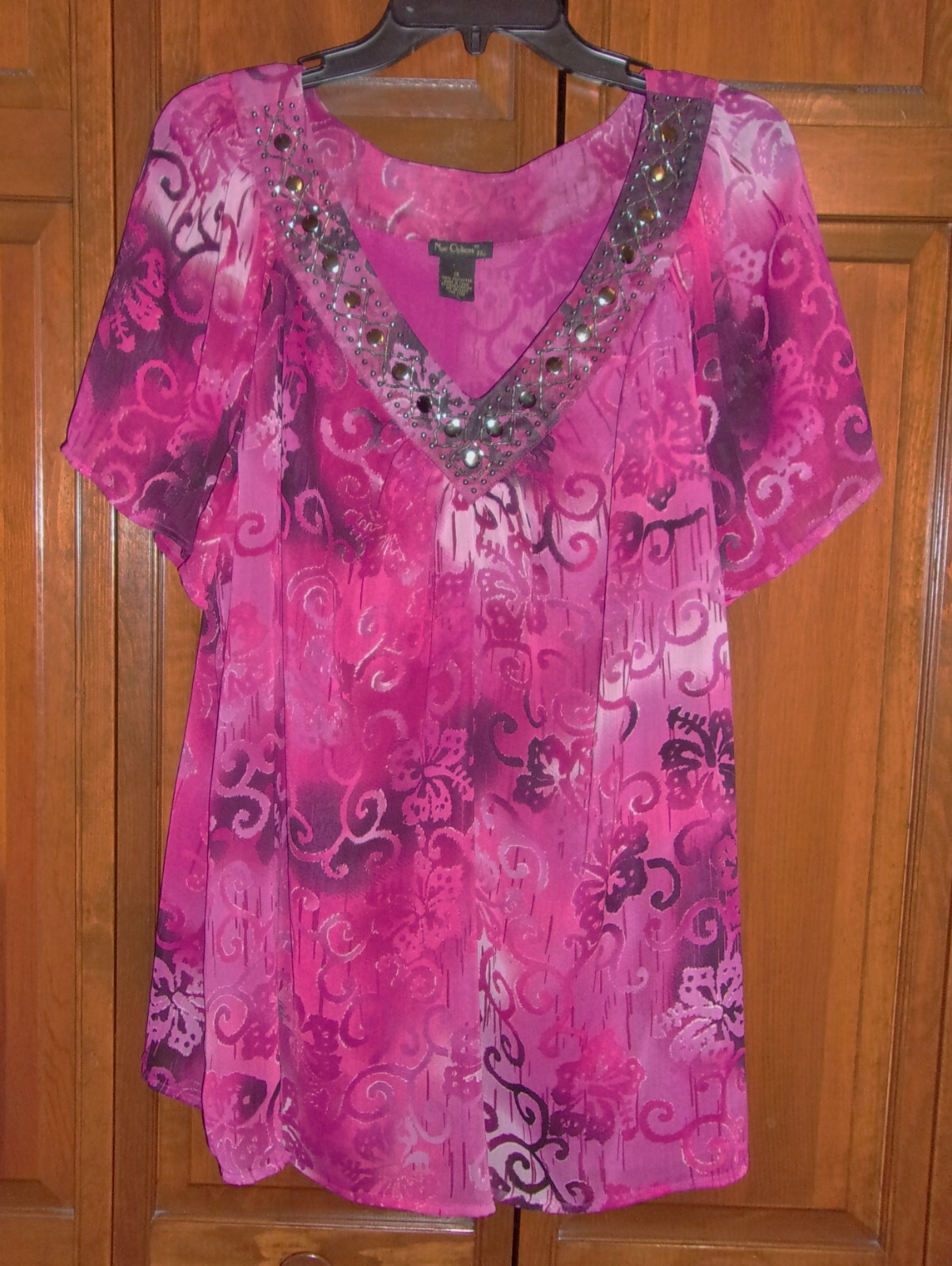 Nue Options Fuschia Print Semi-Sheer Lined Top Beaded Bling V Neck – 1X