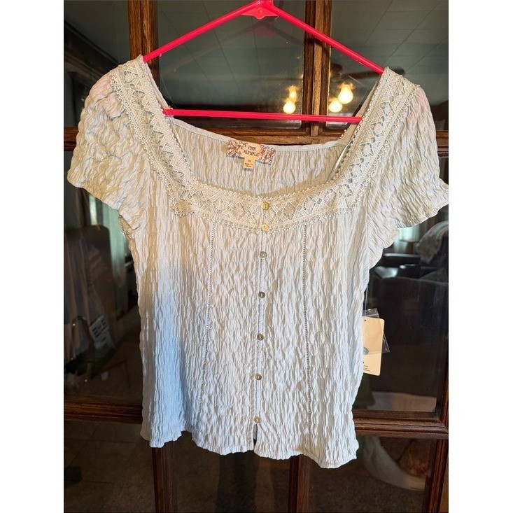 Pink Republic Nantucket Breeze Blue Crinkle Lace Trim Button Front Top M NEW