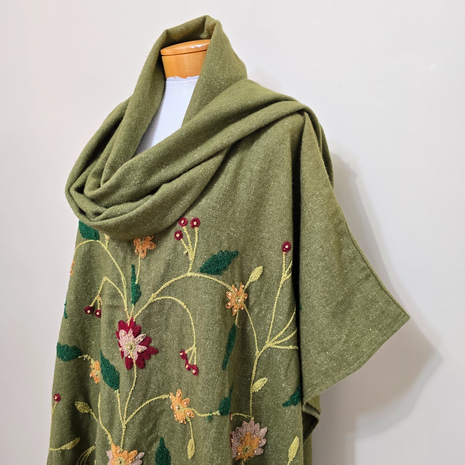 Vtg Wool Poncho Floral Top Wrap w/Shawl Forest Fairy Artsy Festival Cottagecore