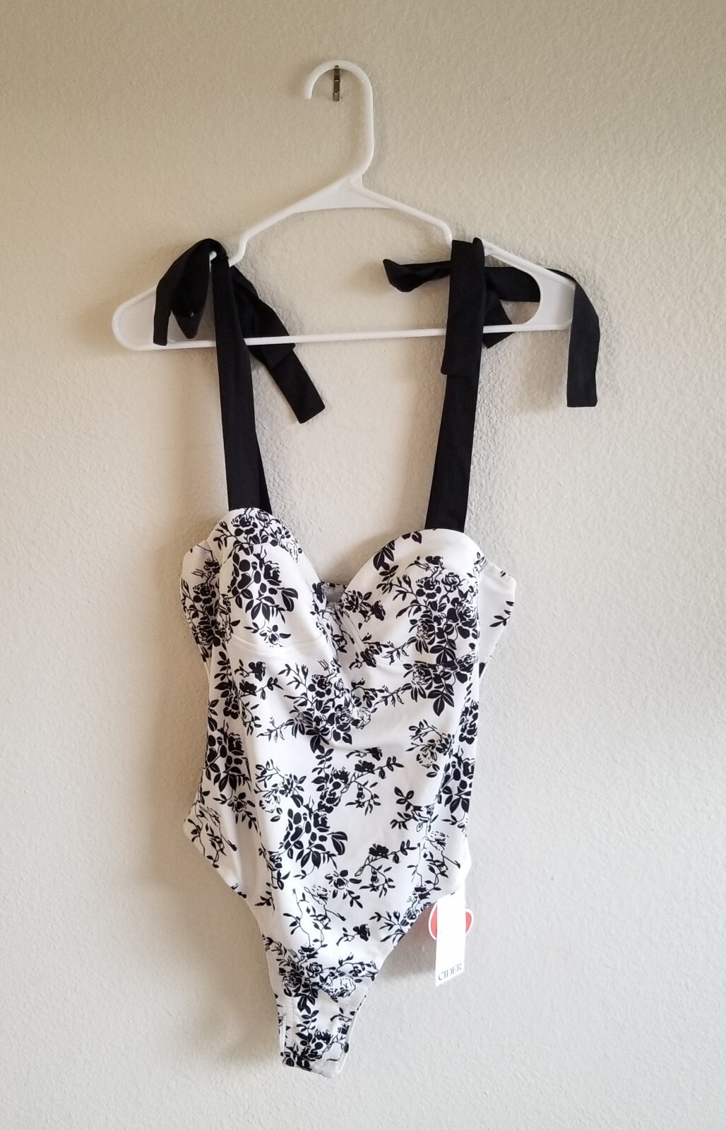 Cider Medium Bodysuit Bow Straps Snap Close Lightly Padded Wireless Black White
