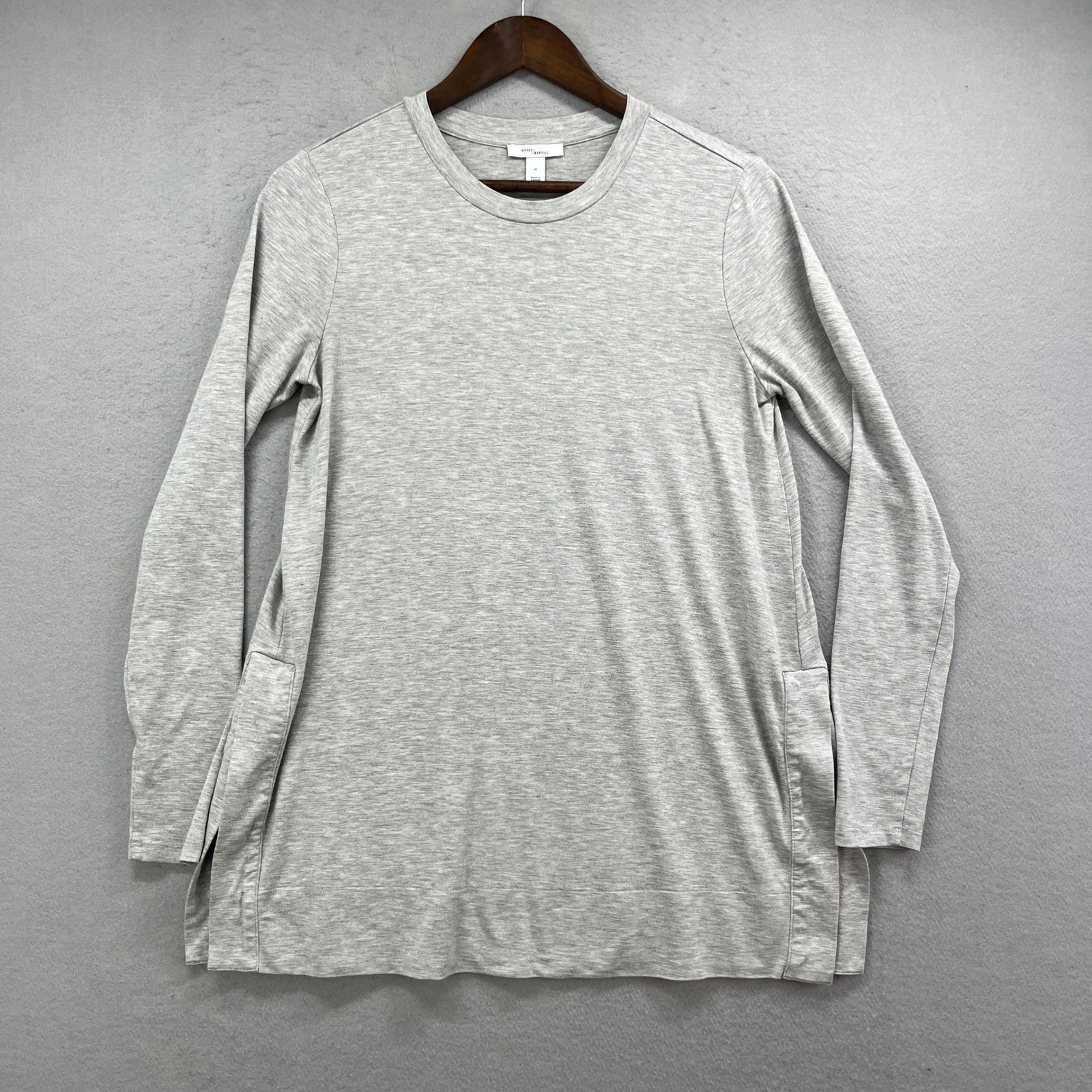 Daily Ritual Tunic Top Womens Medium Grey Long Sleeve Side Slits Casual Soft