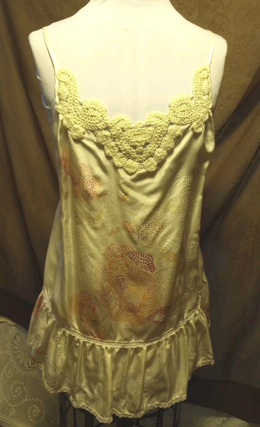Vintage NWT Silk Hale Bob Sleeveless Top.. Pristine. Elaborate Detail