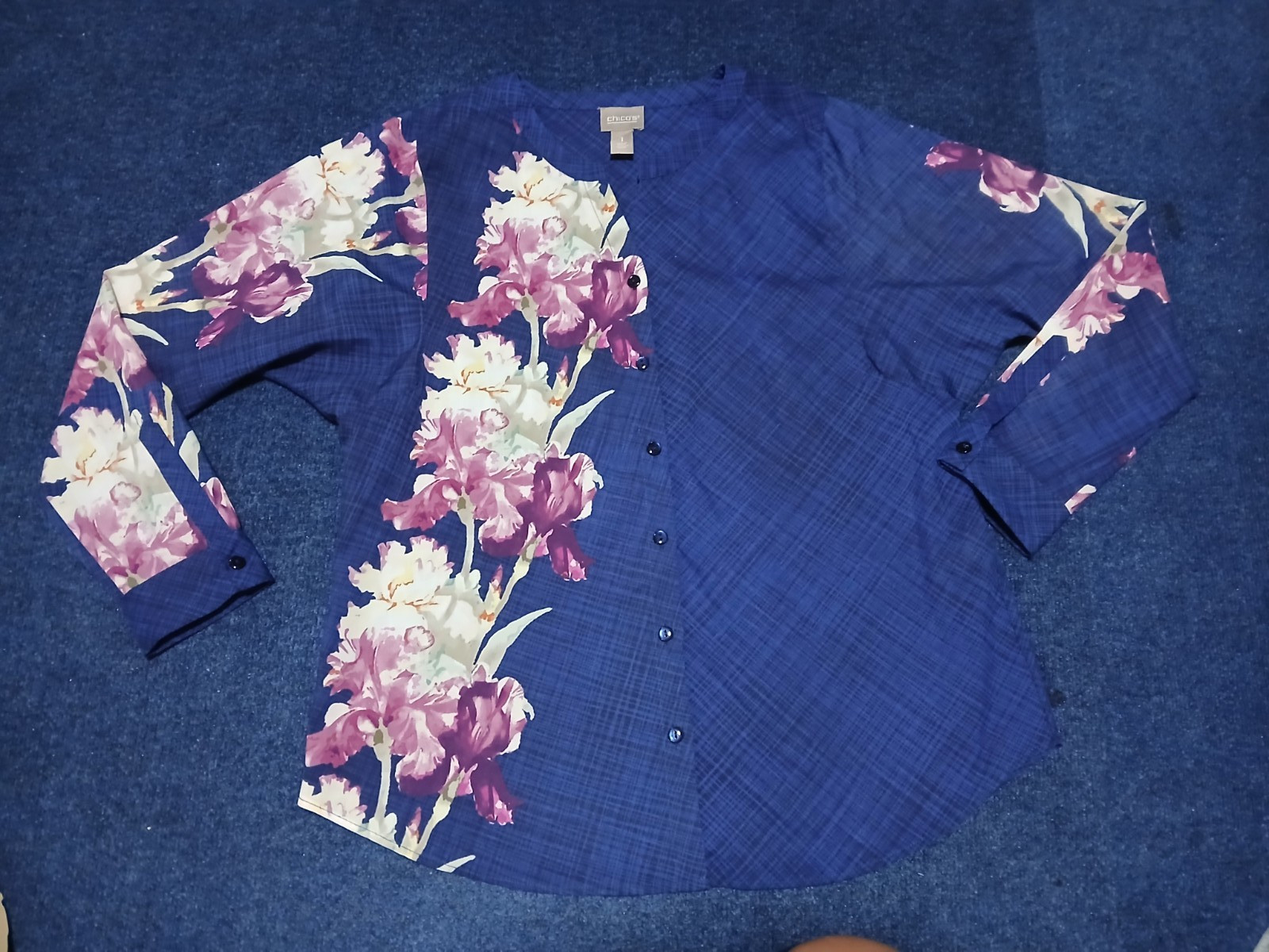 Chicos Long Sleeve Navy Blue Floral Blouse NWOT Size 1 (Medium)