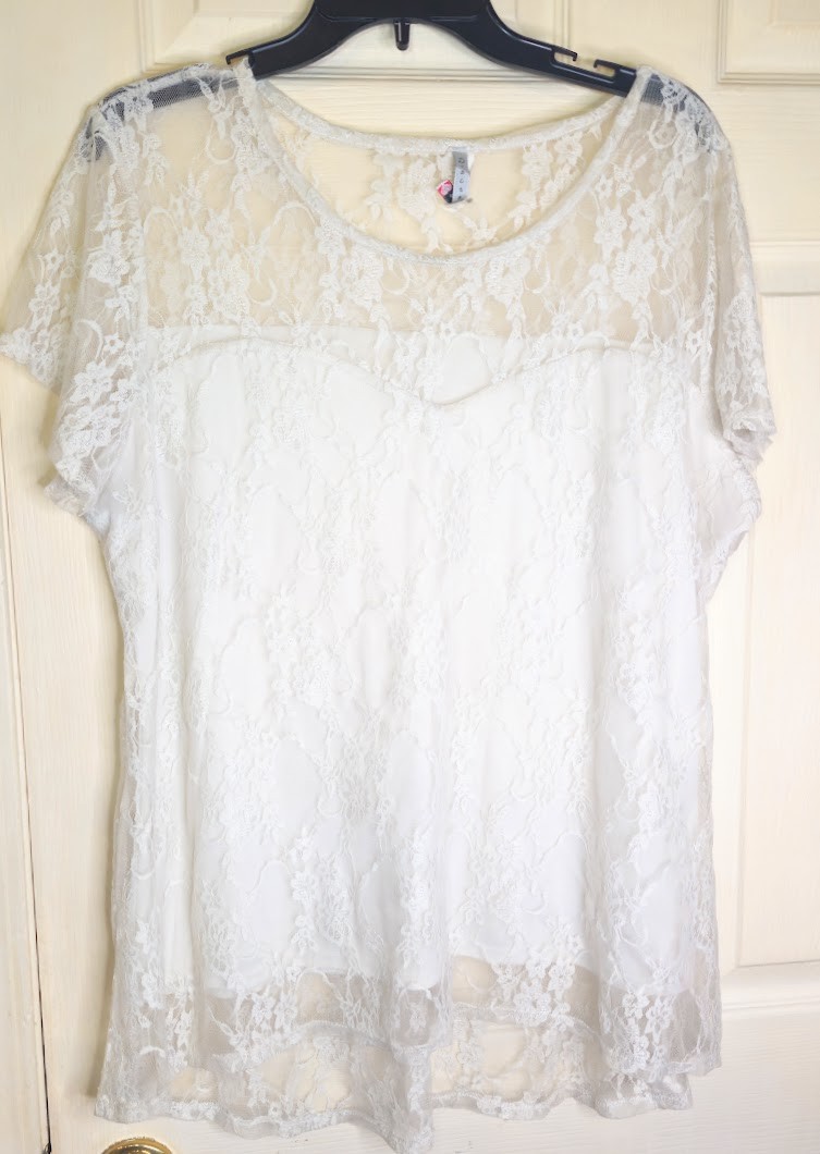 Discreet USA White Lace Lined Blouse Short Sleeve Top Size 3X