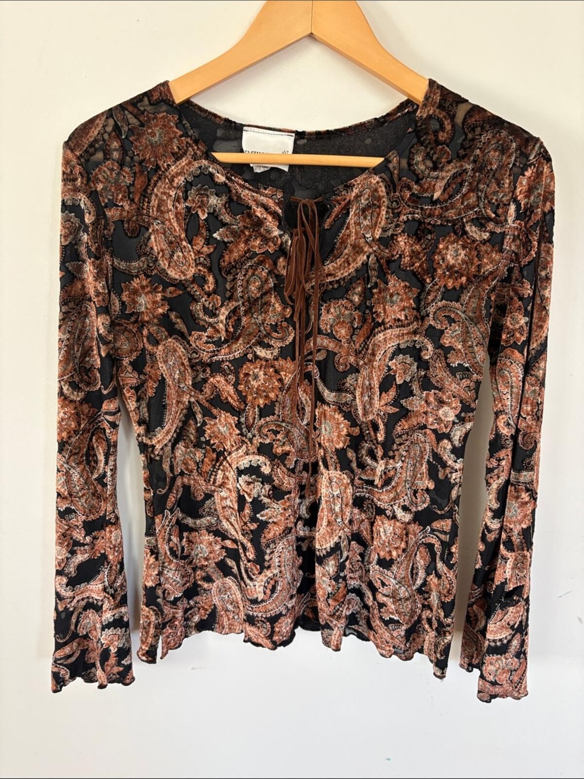 Vintage Fashion Bug – Women’s Black and Brown Paisley Velvet Burnout LS Top