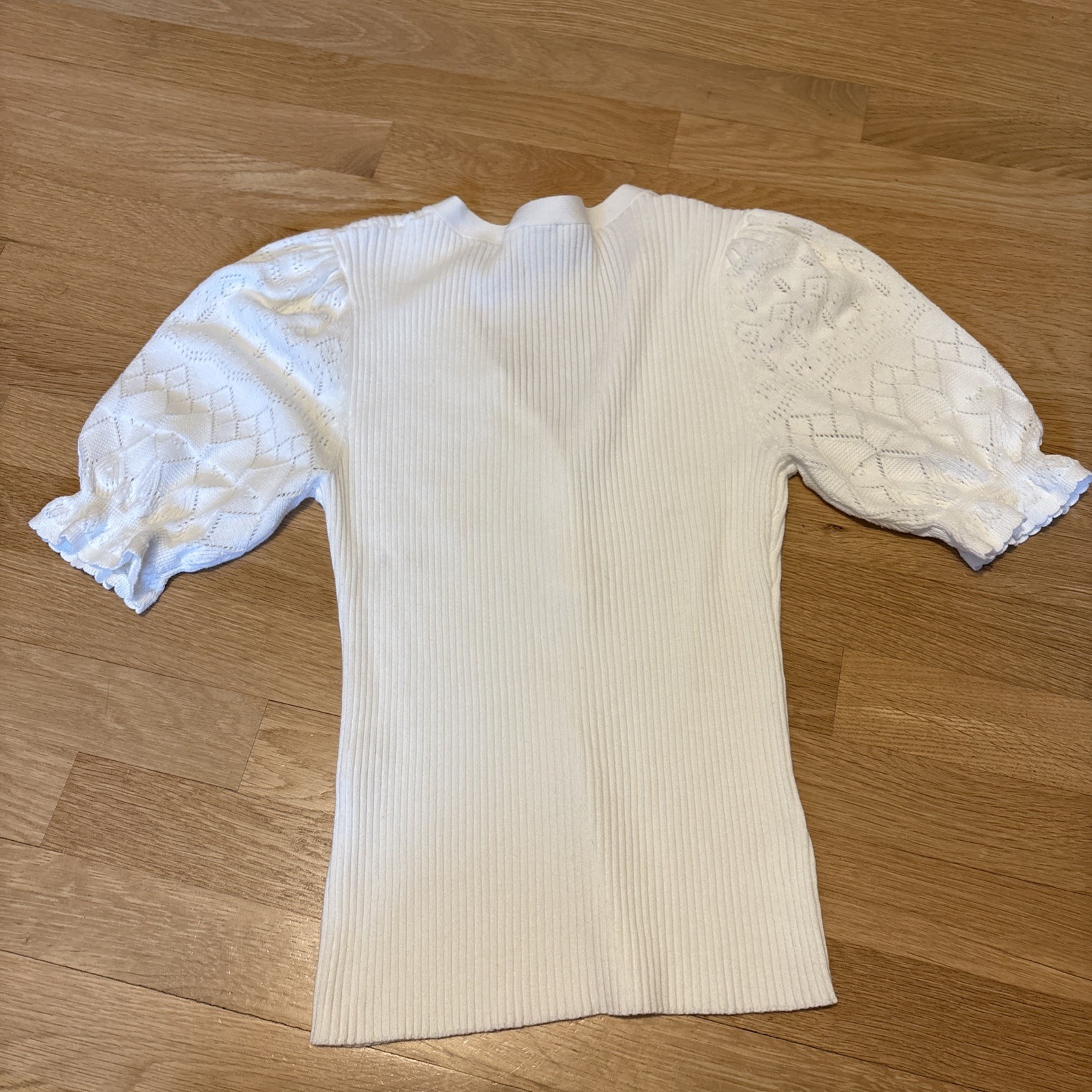 Sundance Top Womens Medium Ivory White Lace Boho Cap Sleeve Henley Shirt Fitted