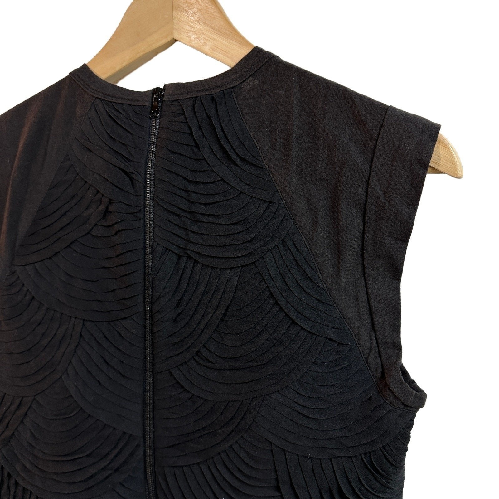 Robert Rodriguez Silk Textured Scalloped Black Top Cap Sleeve Blouse Womens 6