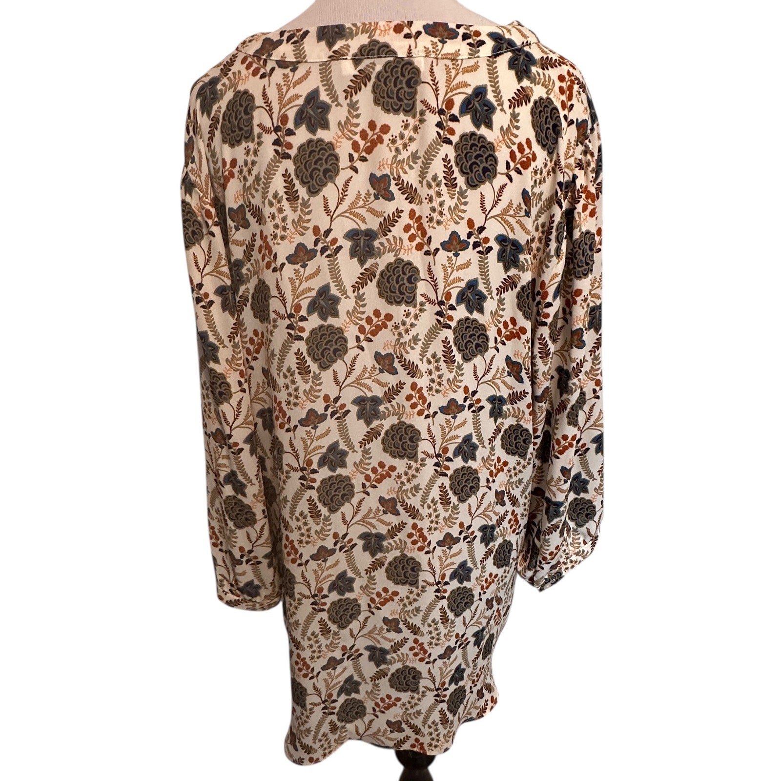 Rose & Olive Floral Pintucked Top Womens Size 1X Cream Multicolor Flowy Tunic