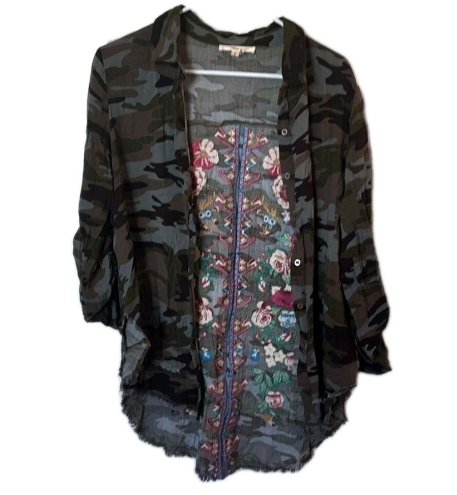 Andree Unit Embroidered Camo Button Up Size S Collared Floral Fringe Hem Blouse