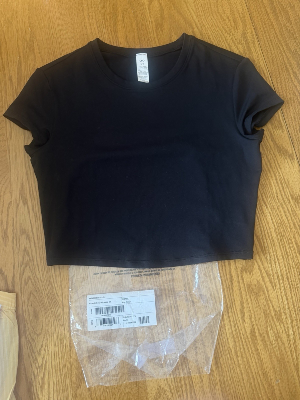 Alo NEW ALOSOFT CROP FINESSE SHORT SLEEVE Women’s Sz Small