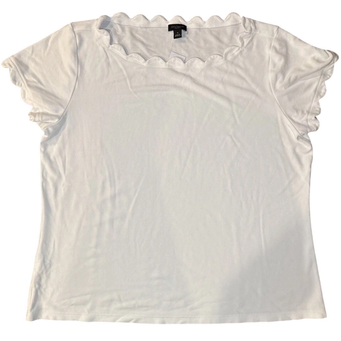 Ann Taylor Factory Scalloped Top Women XL White Short Sleeve Aesthetic Classic