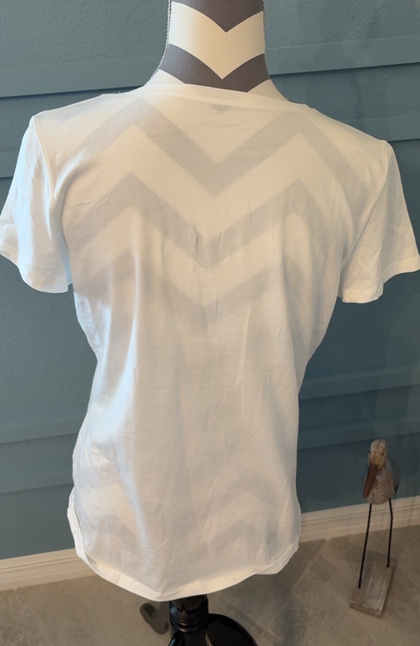 Lilly Pulitzer Shirt Womens L White V Neck Short Sleeve Tee Top Ladies NWOT