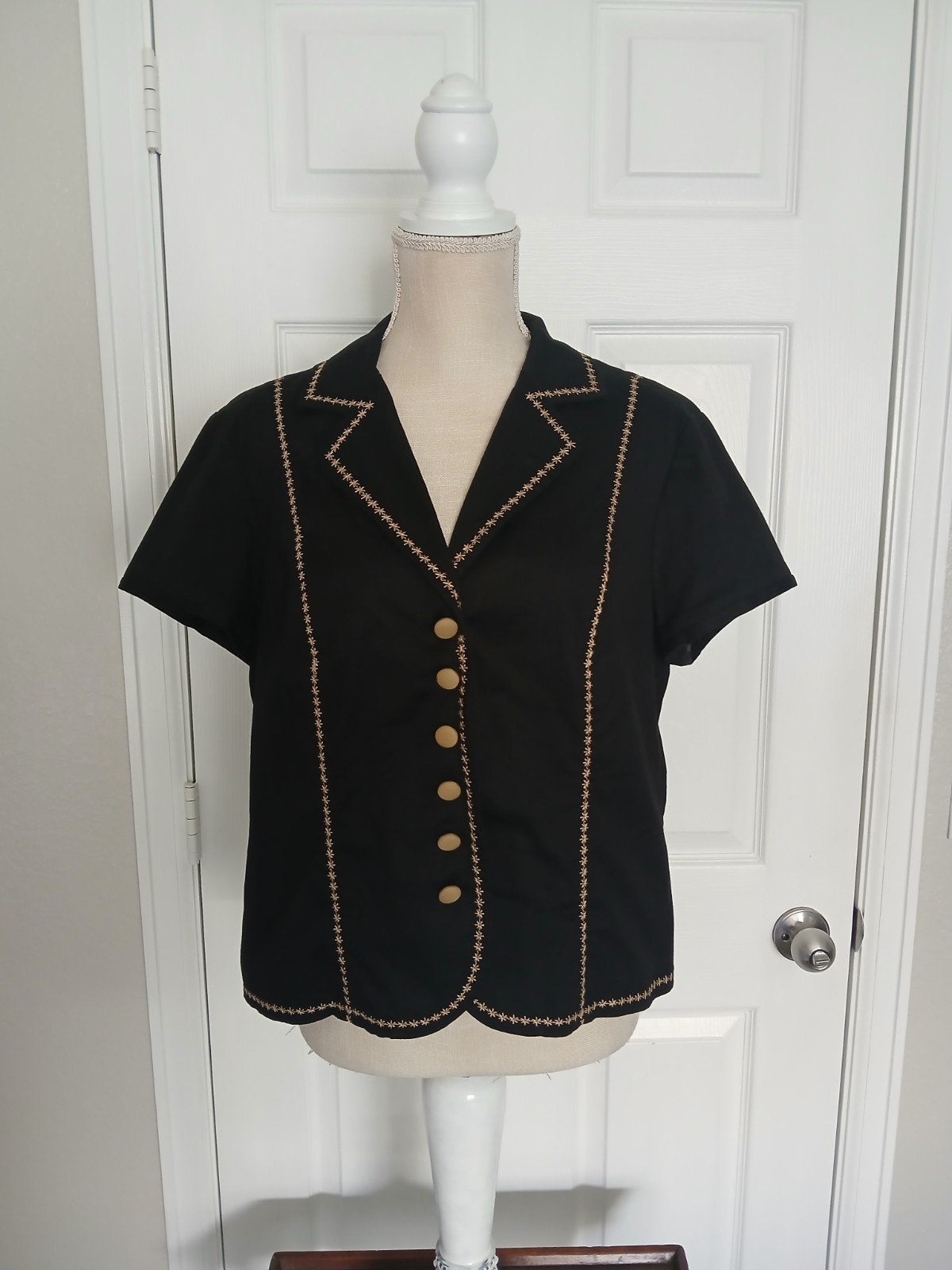 Vintage Robbie Bee Black Short Sleeve Embroidered Jacket 16 Career Arts Feminine