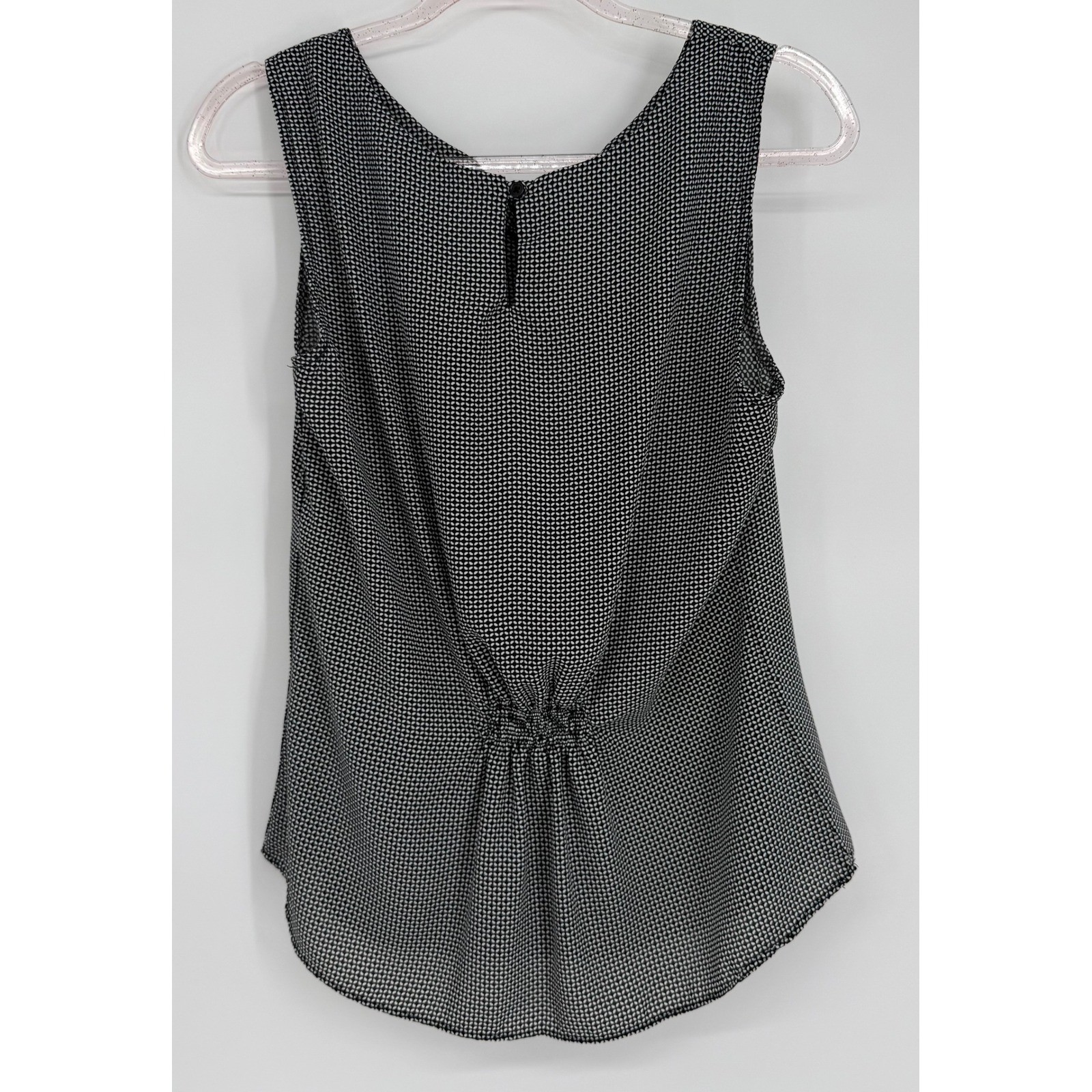 Covington Womens Black White Geometric Ruffle Front Sleeveless Blouse Sz L