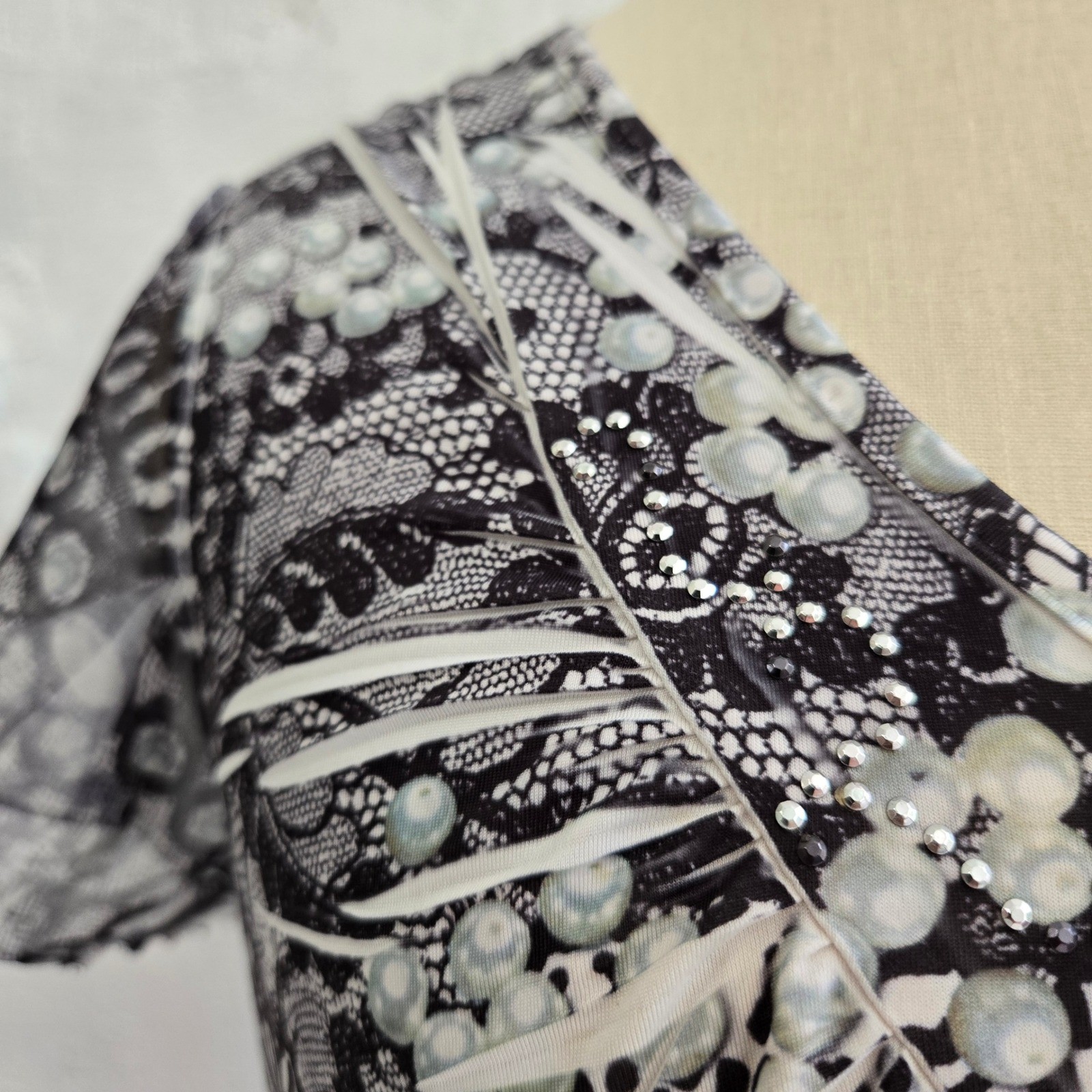 Live and Let Live Black White Lace Back Mixed Print Y2K Whimsigoth Top Size M