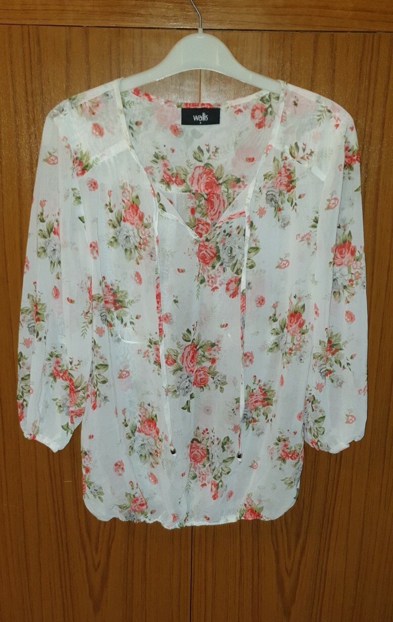 Wallis Ladies Floral Top Size S (B19)