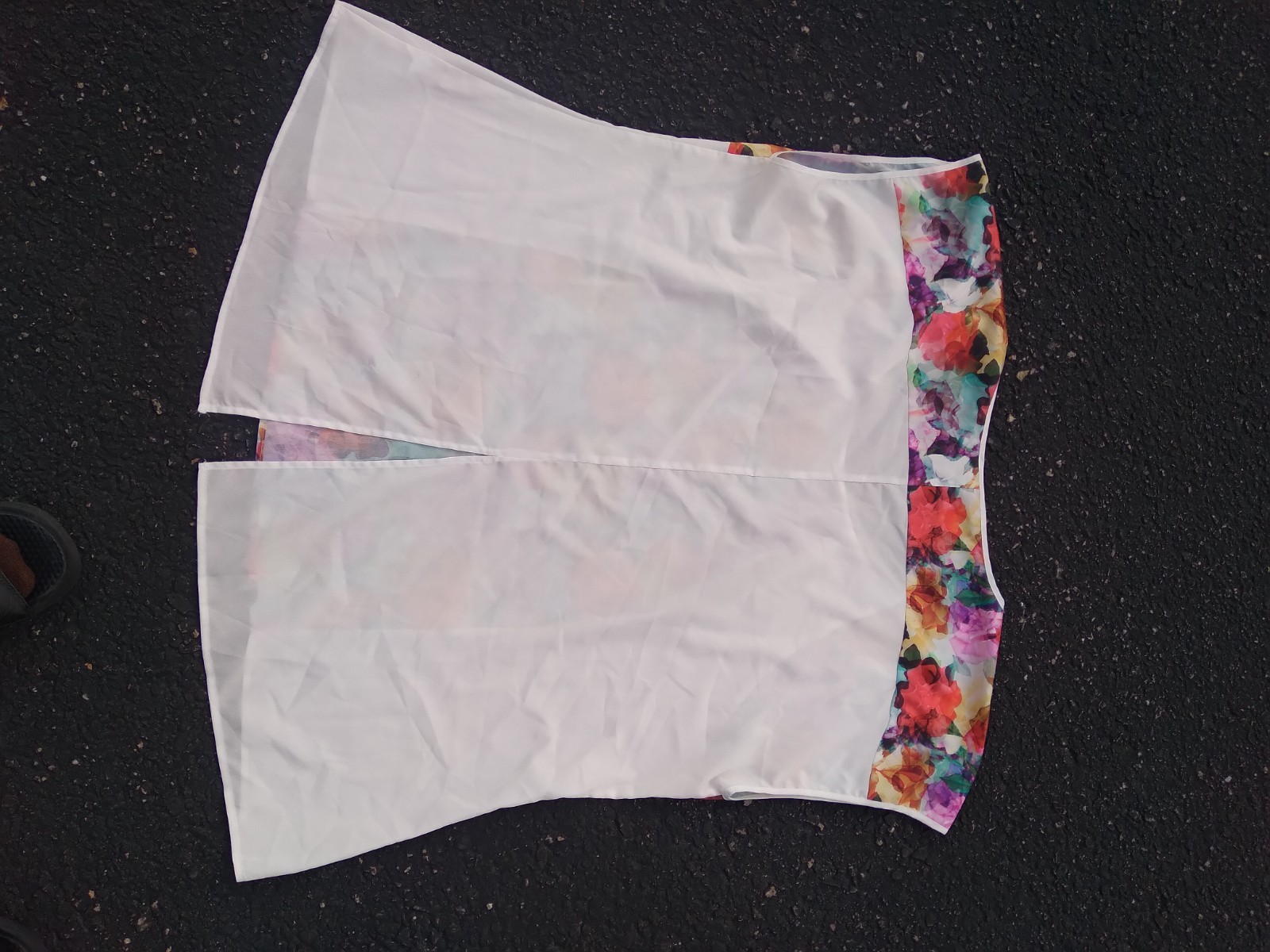 City Chic 2XL Sleeveless Shirt Floral White Red