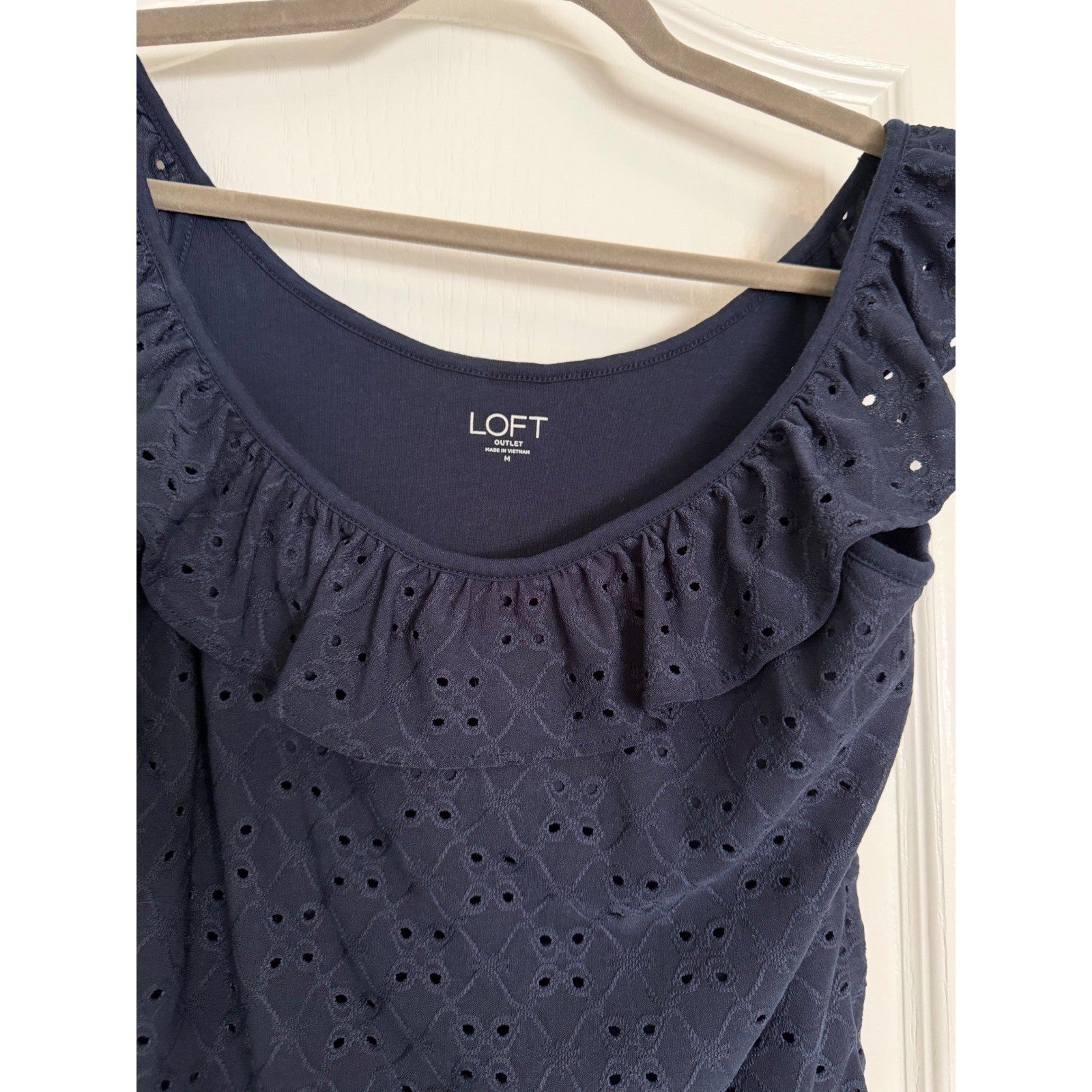 Loft Navy Blue Eyelet Ruffle Tank Top Women Geometric Cotton Blend EUC M