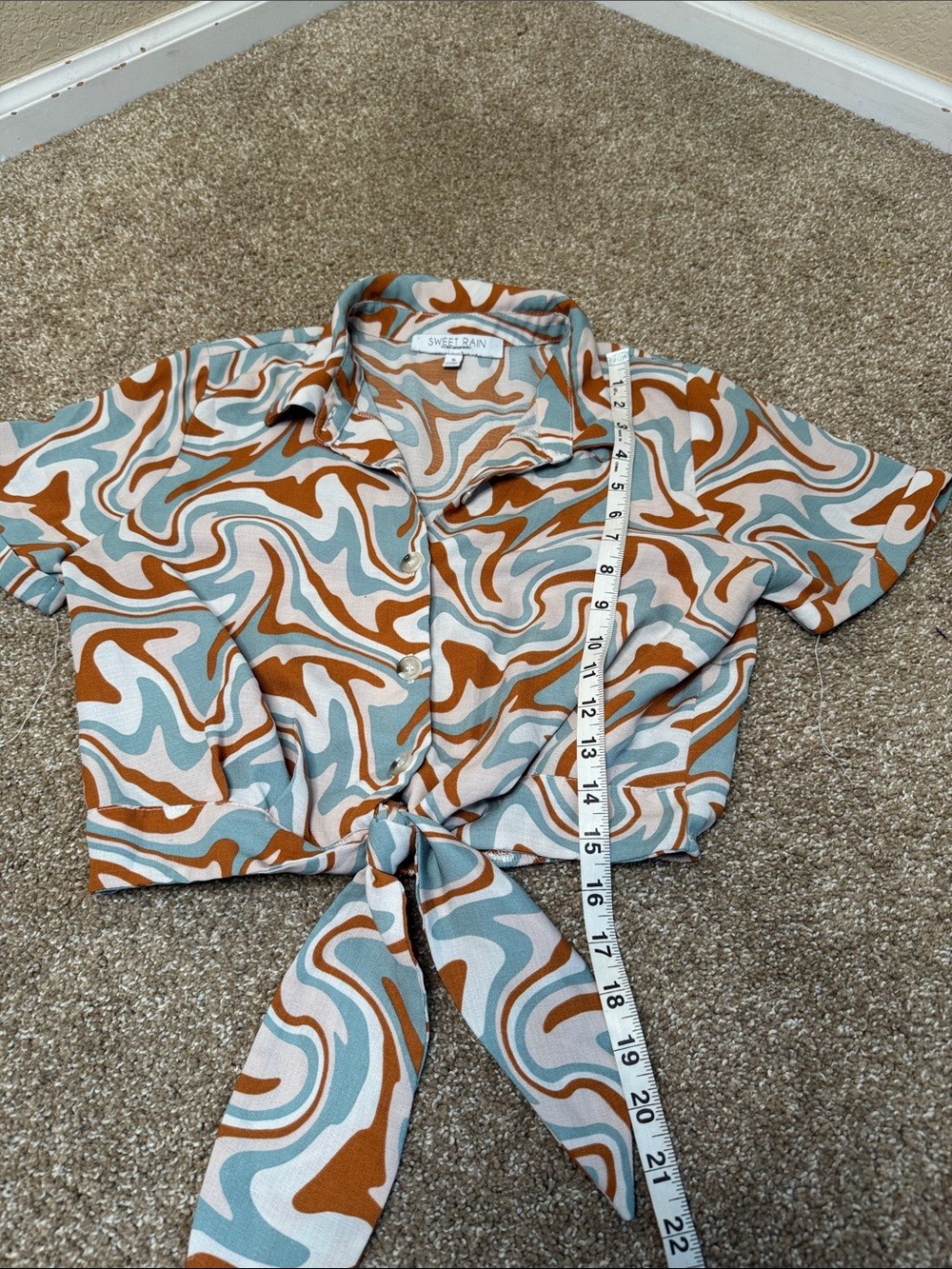 Sweet Rain Swirl Tie-Front Crop Shirt in Rust, Light Blue & Cream SZ SM cropped