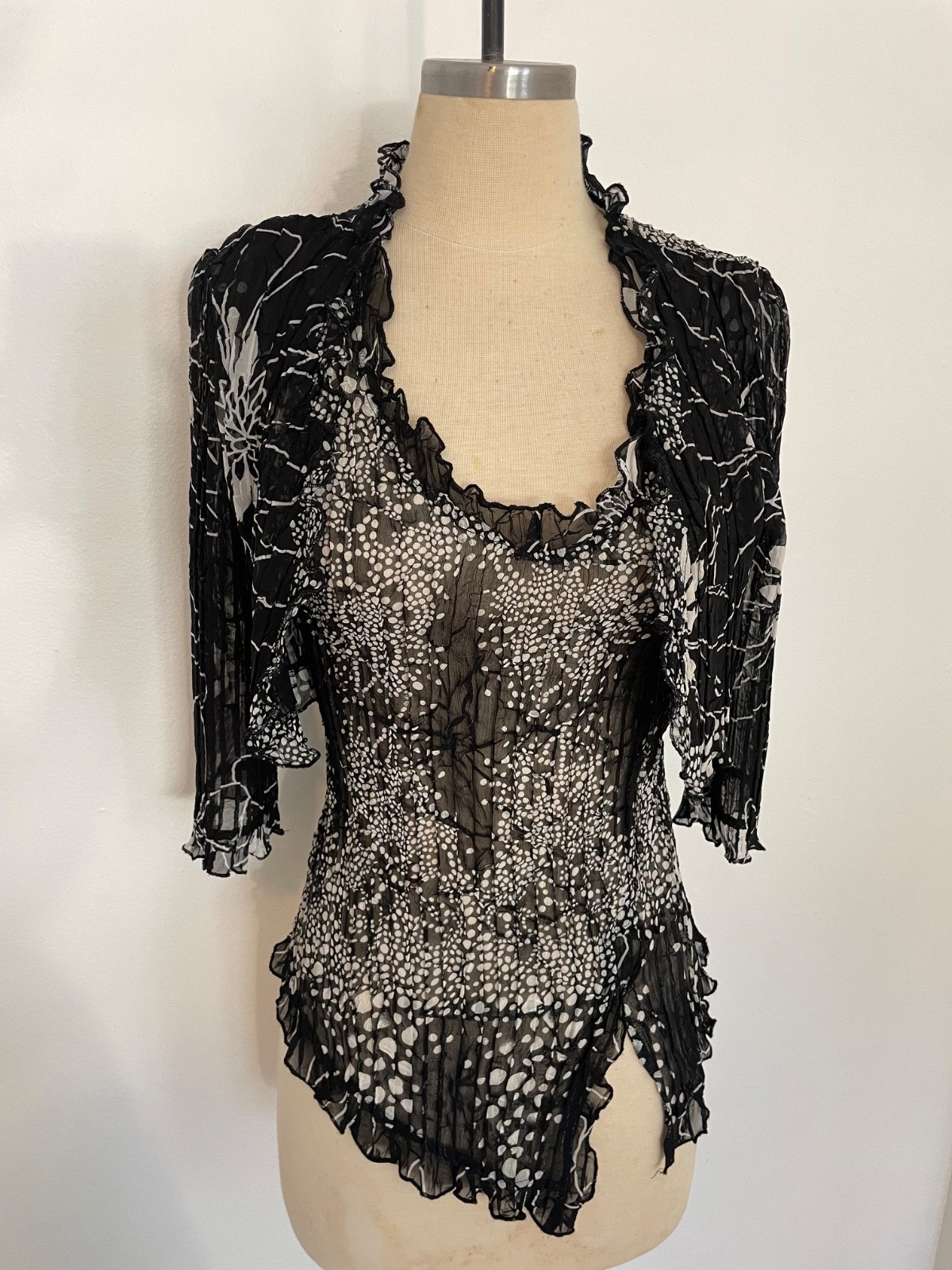 Alberto Makali Black Ruffle Crinkle V Neck Cape Blouse 90s Y2K Fairy Goth, Small