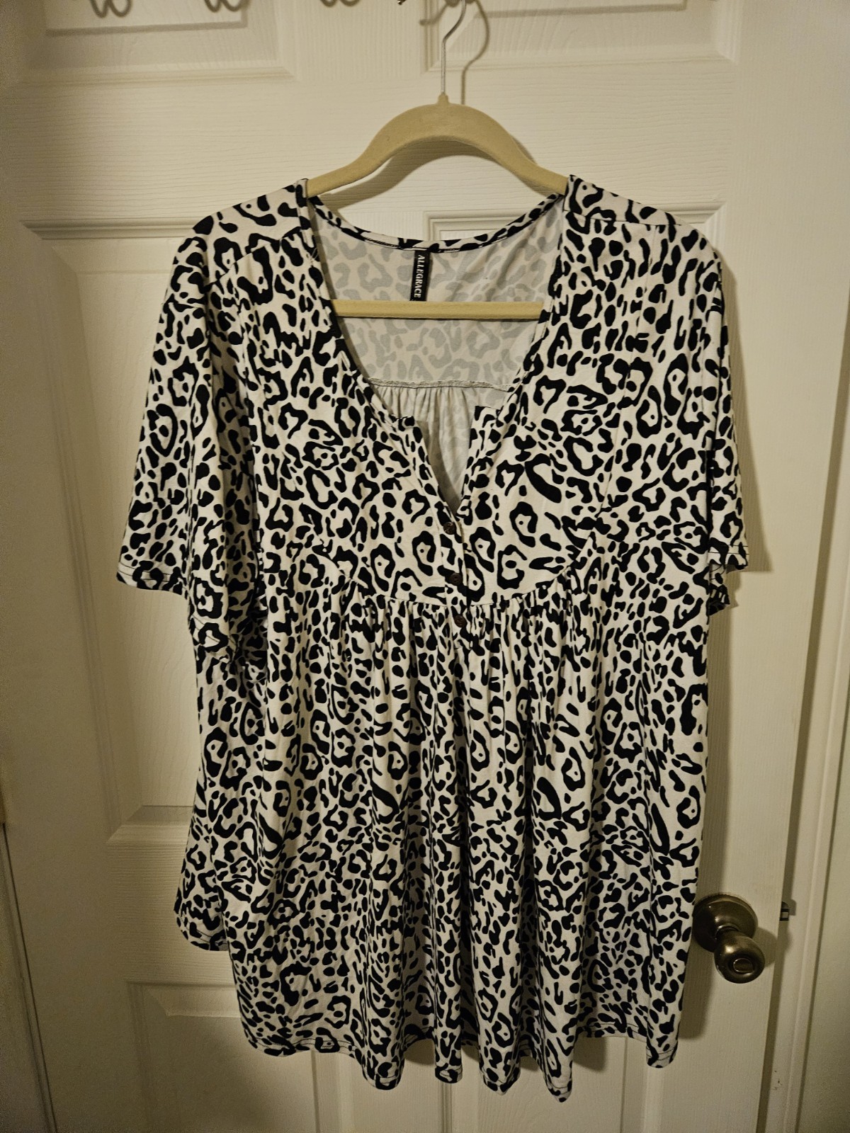 Allegrace 3X Black & White Animal Print Blouse Short Sleeve Easy Care