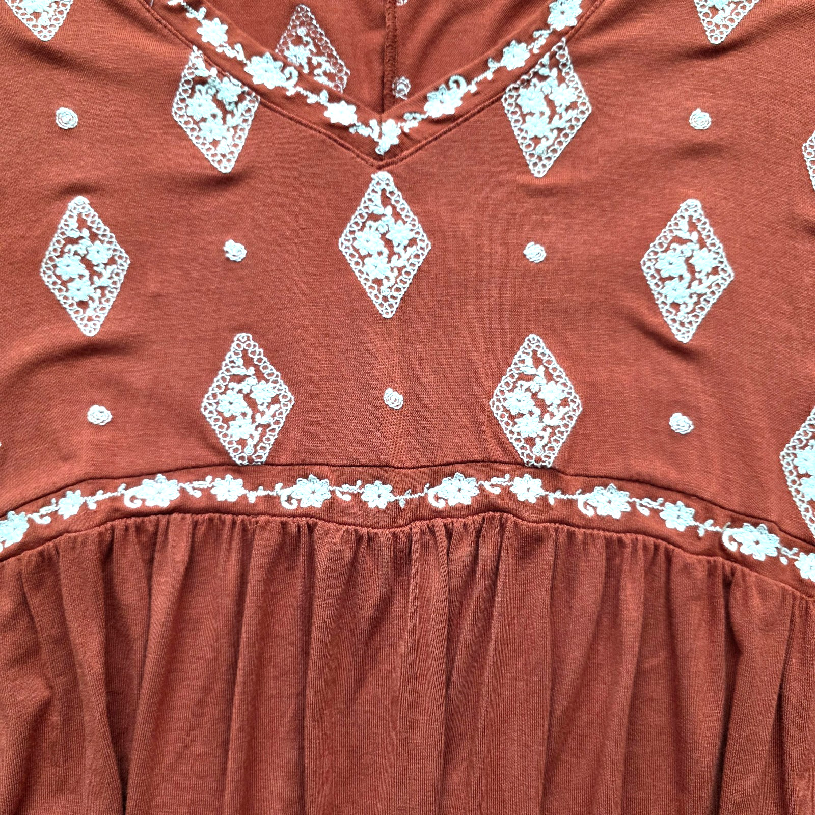 TORRID Blouse Women’s 5X Rust Embroider Floral V Neck Tunic Top NWT
