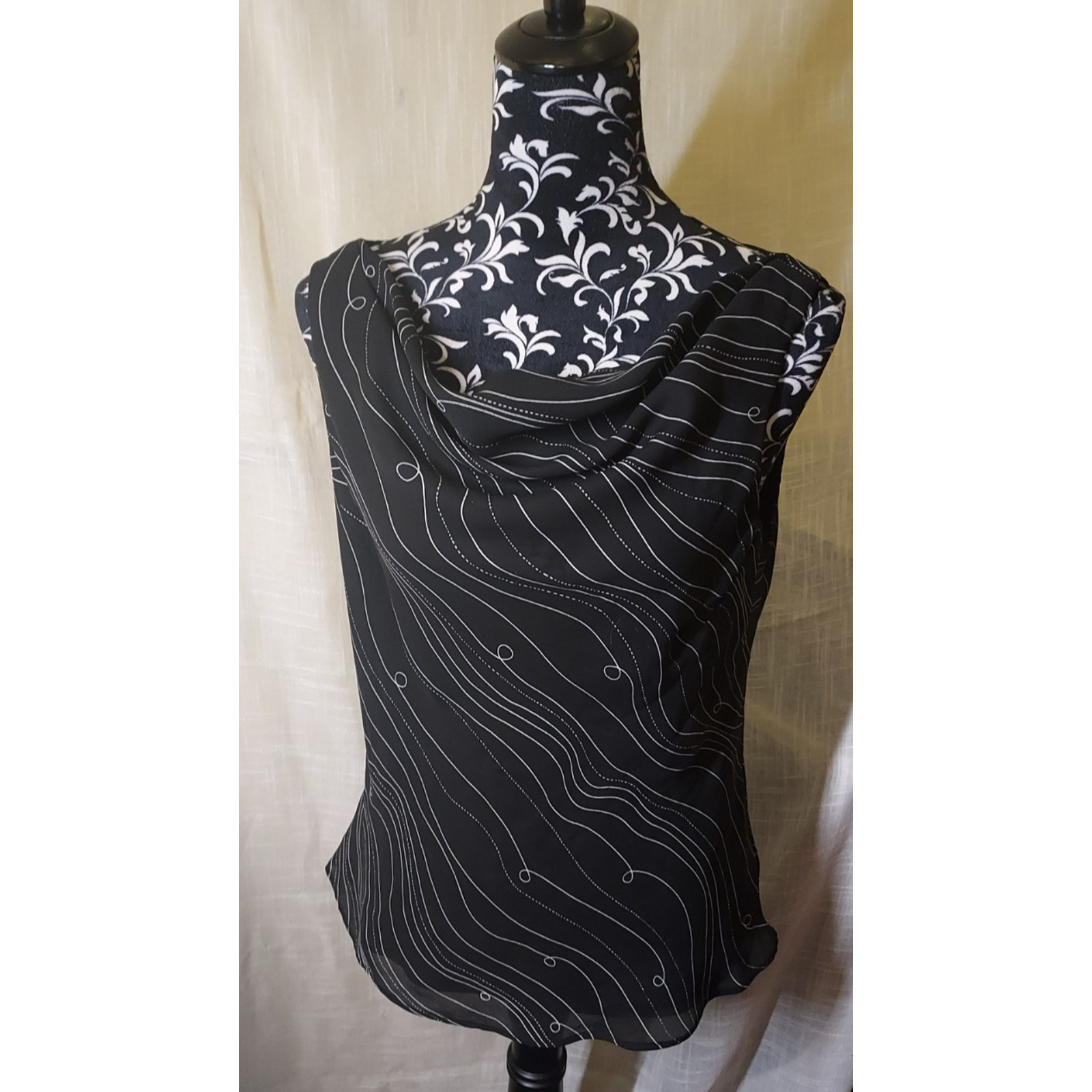 Studio I Black Sleeveless Blouse with Cowl Neck and lining Women’s Size 12