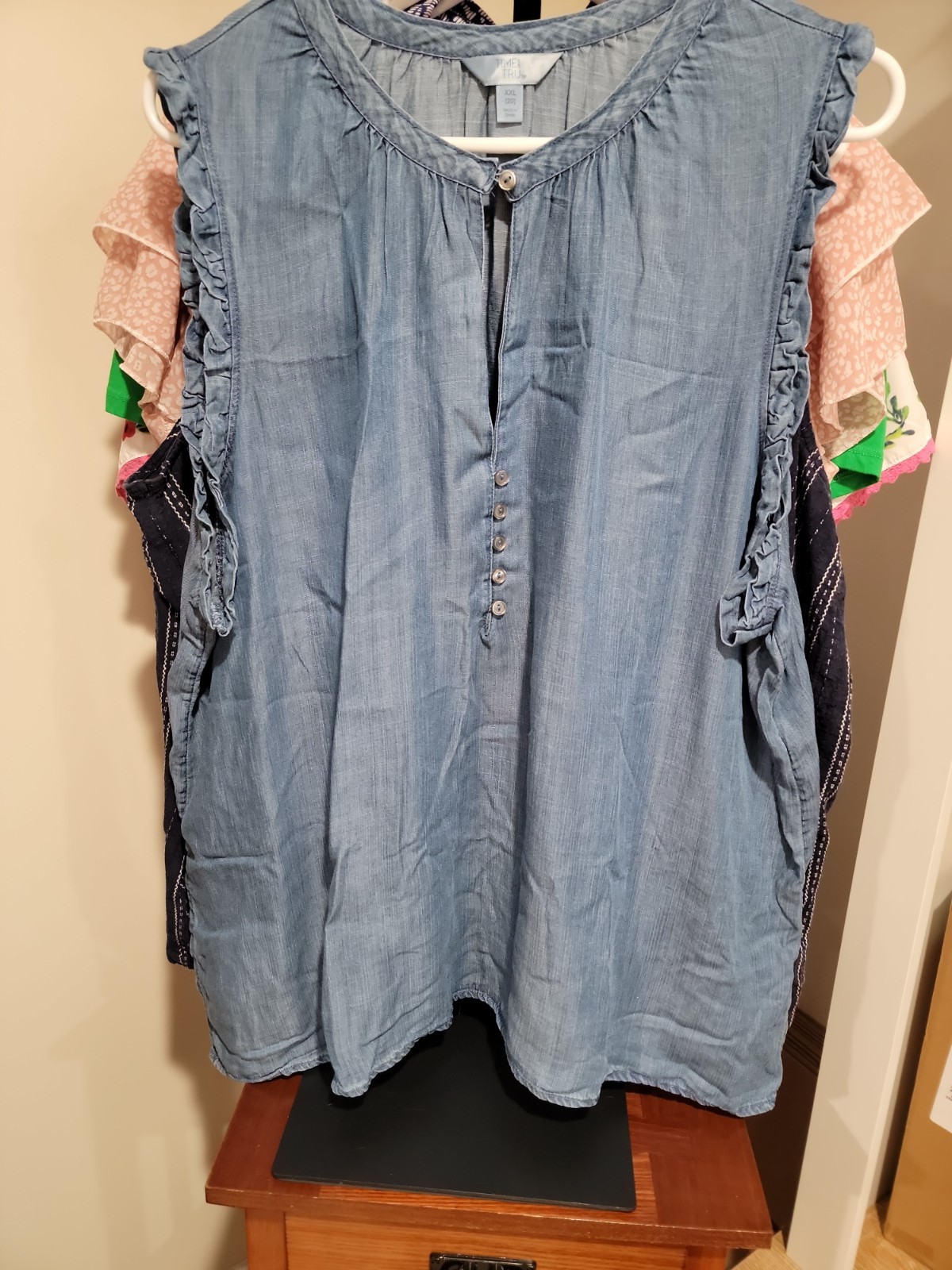 Lot of 10 womens tops and blouses 2x, Beautiful, Quality, Colorful, Summer