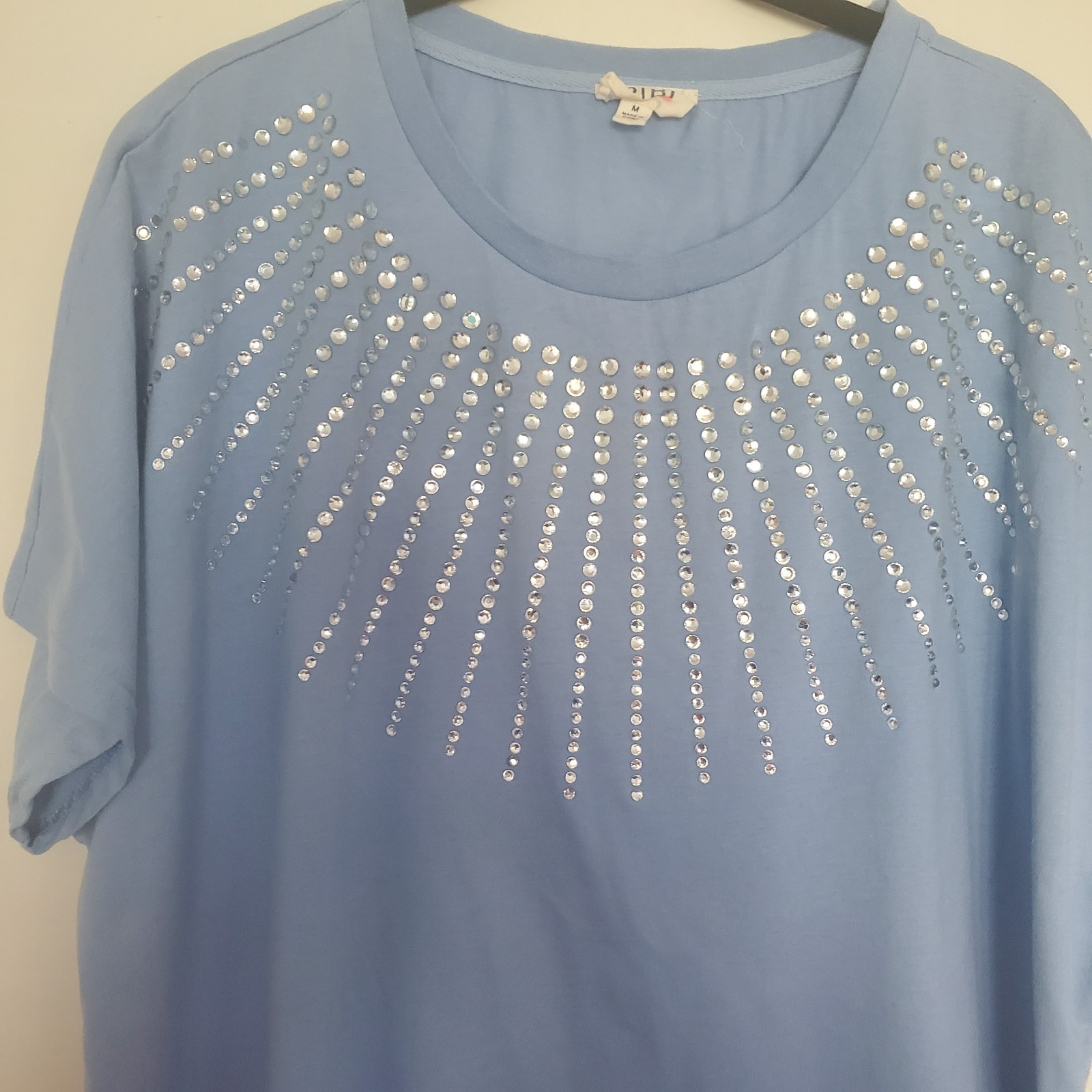 BiBi Blue Solid Short Sleeve Round Neck Rhinestone Pullover T-Shirt Size M