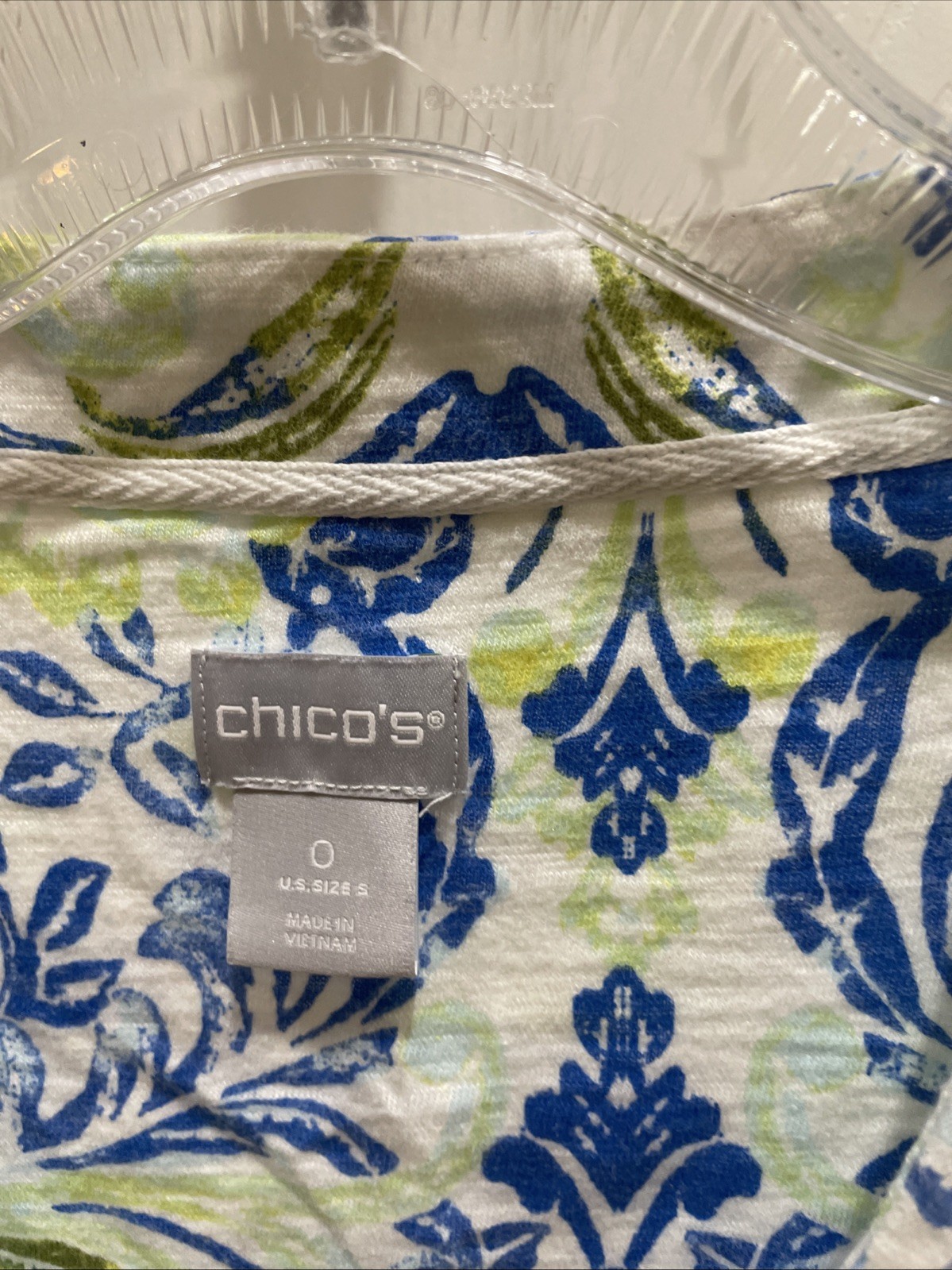 Chicos Womens Pretty white blue Green Top Size 0 Short Sleeve Pullover Blouse