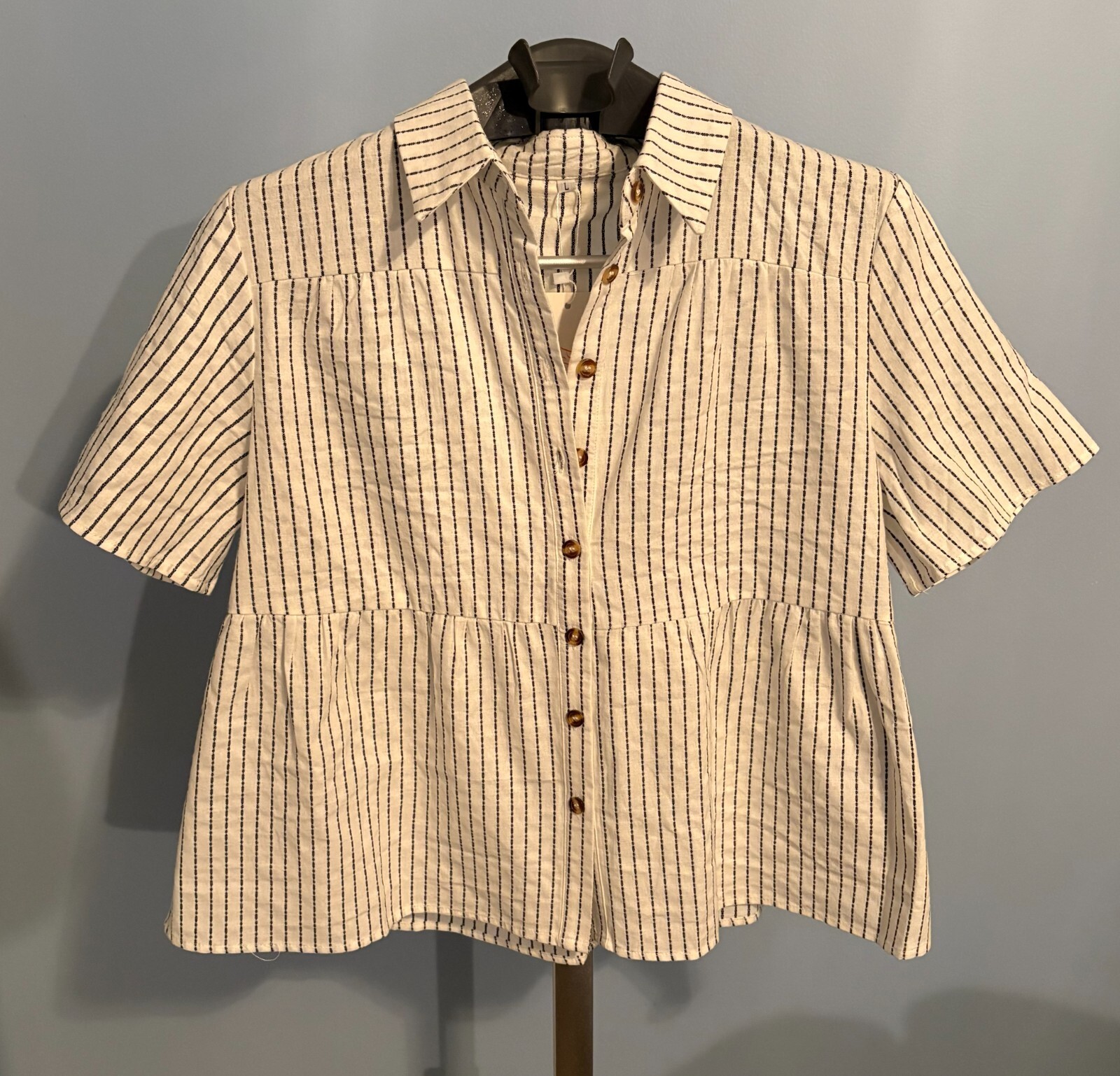 Petallush Women Black And White Tunics With Carmel Brown Buttons NWT Size:Large