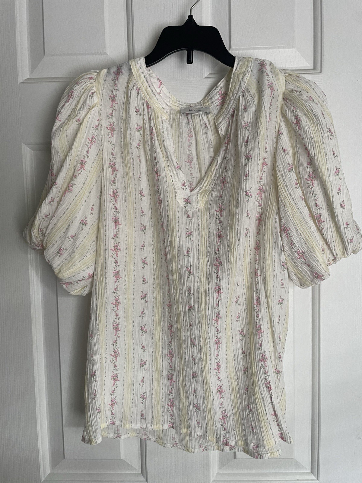 CeCe Ivory Floral Blouse Womens Medium Smocked Puff Sleeve Boho Top