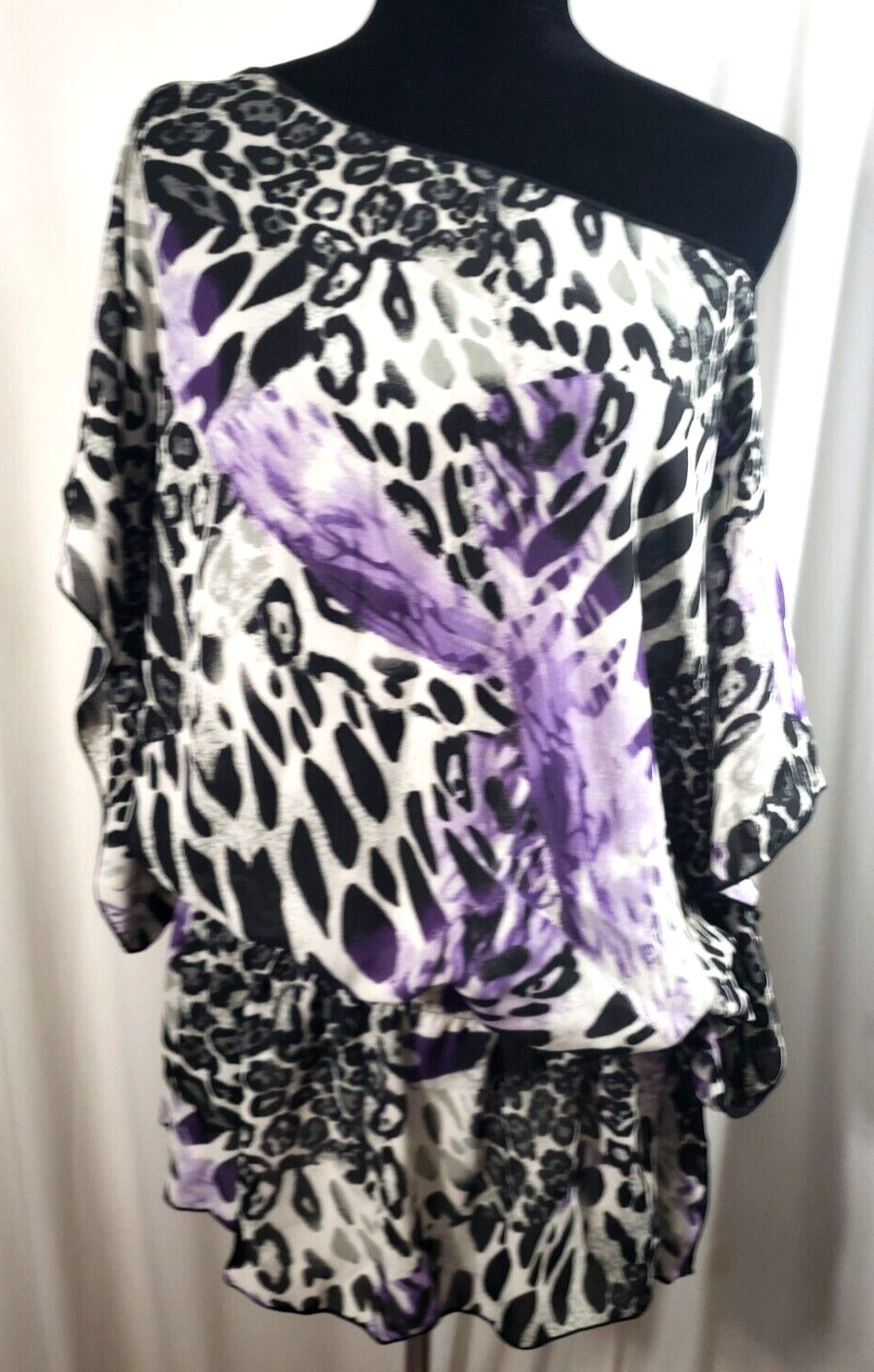 Plus size poncho style top/tunic, black/white/purple, elastic at hip, 1X-2X