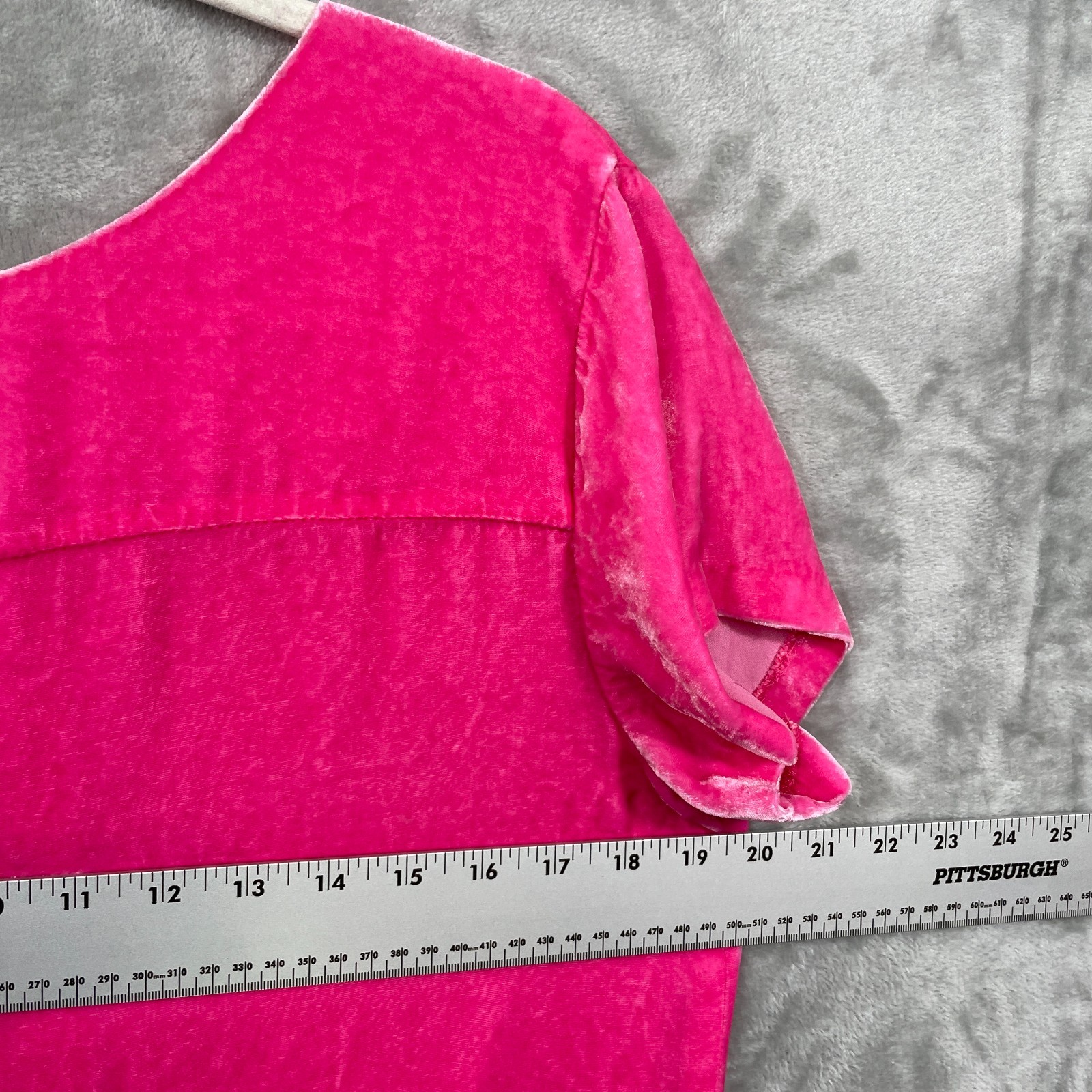 J Crew Women’s Size 8 Velvet Short Sleeve Top Pink Holiday Event Minimalist