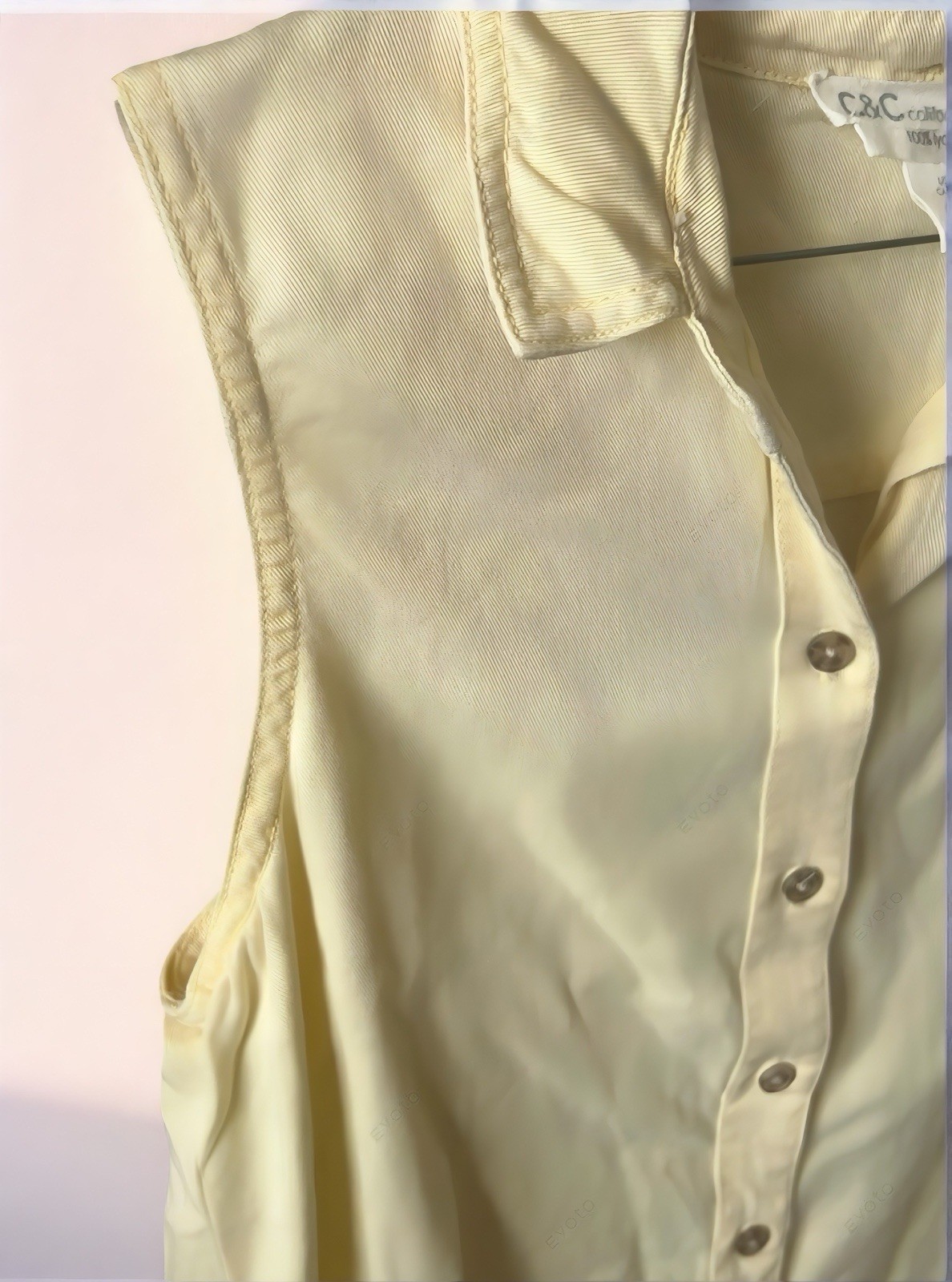C&C California Yellow Sleeveless Button Down Blouse. Small